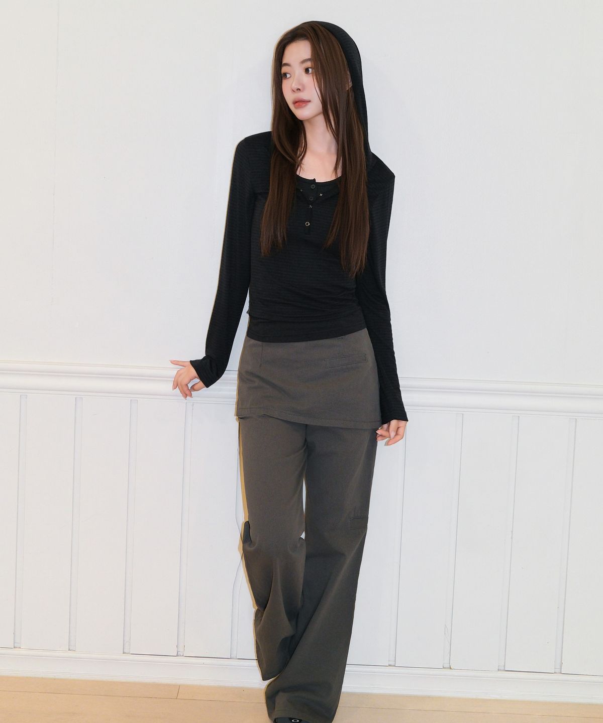 무아무아(MUAHMUAH) 브러쉬 스트라이프 후드 긴팔티 [블랙]