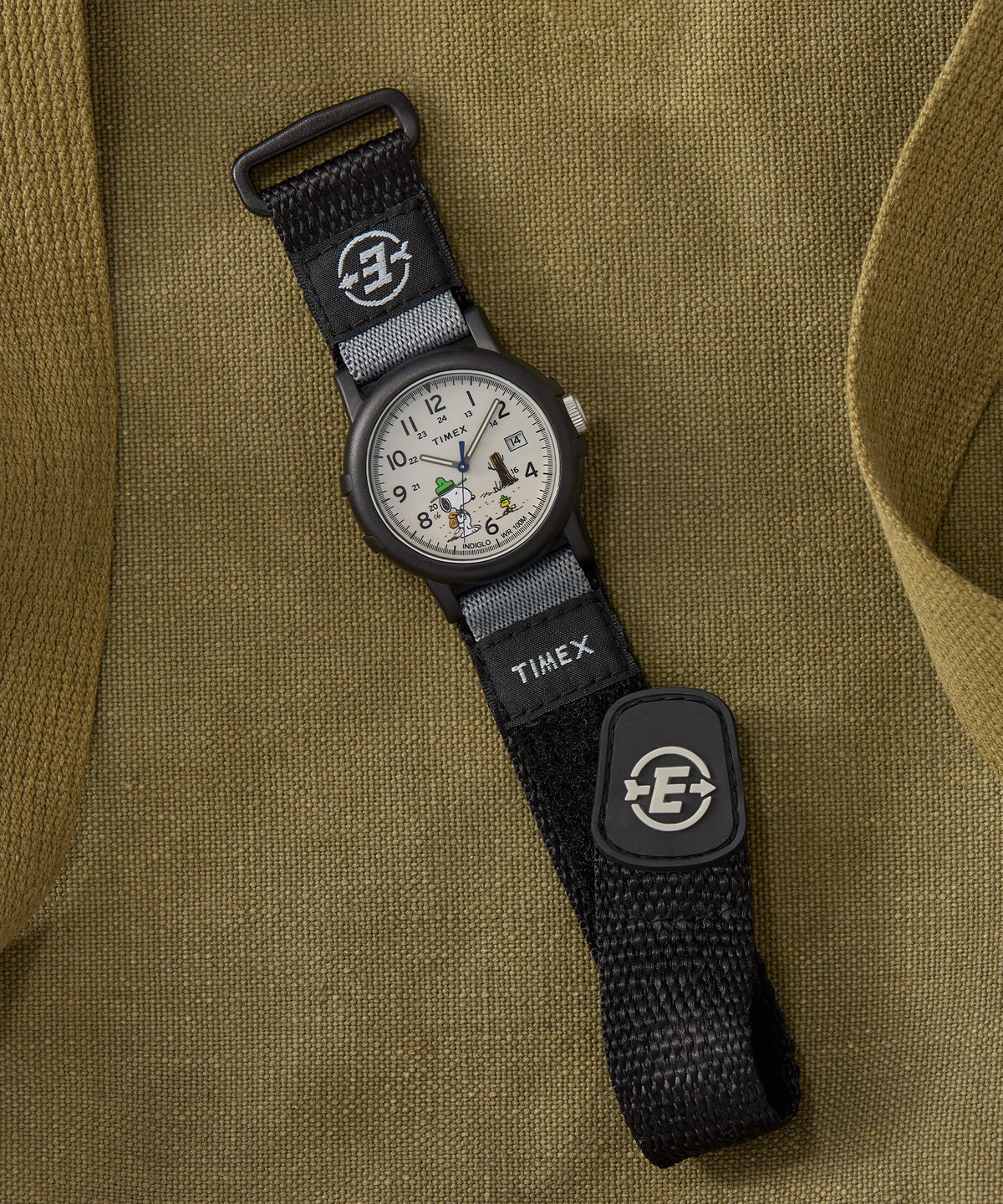 타이맥스(TIMEX) 타이맥스 x 피너츠 익스페디션 비글 스카우트 캠퍼시계 38mm