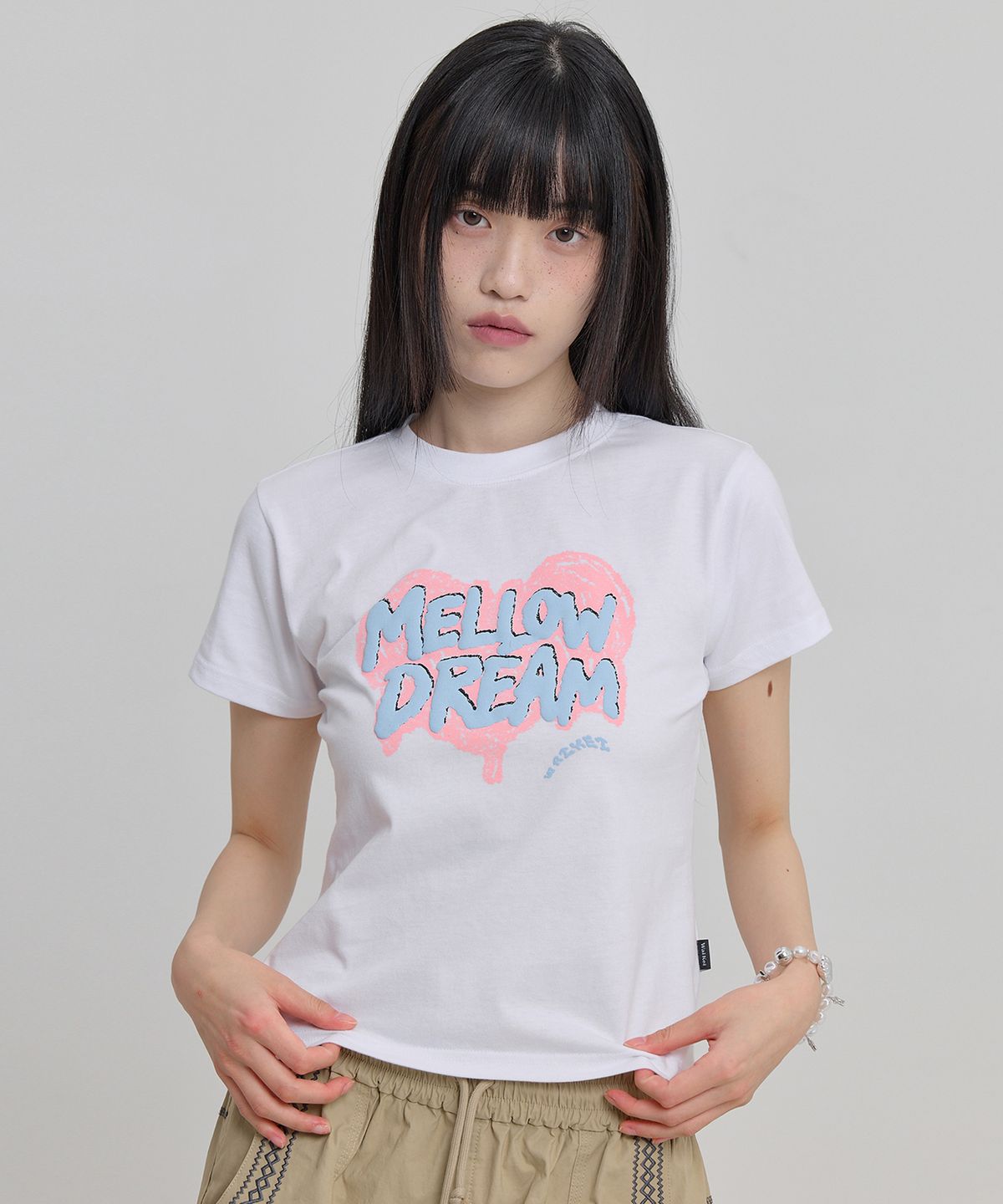 와이케이(WAIKEI) MELLOW DREAM 스케치 하트 반팔티셔츠 화이트