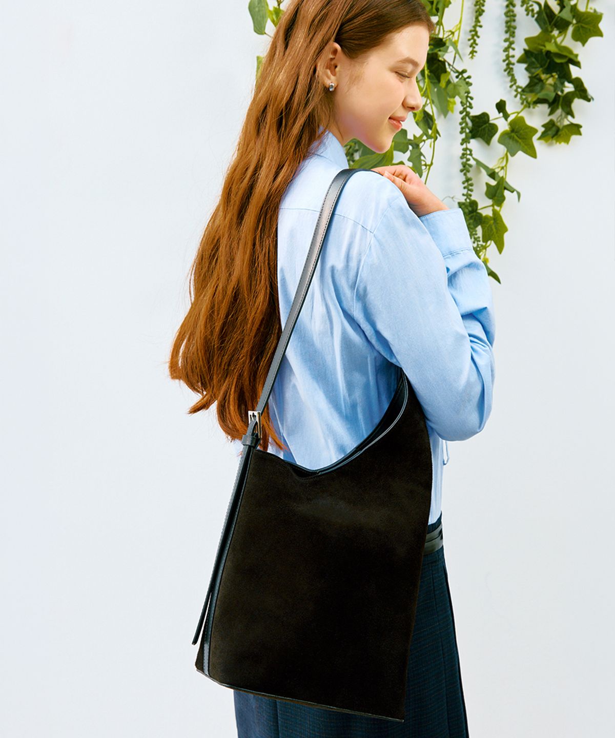 끌라베(CLAVE) 블레어 스웨이드 다크 브라운 토트백 (BLAIR Suede Dark Brown Tote Bag)