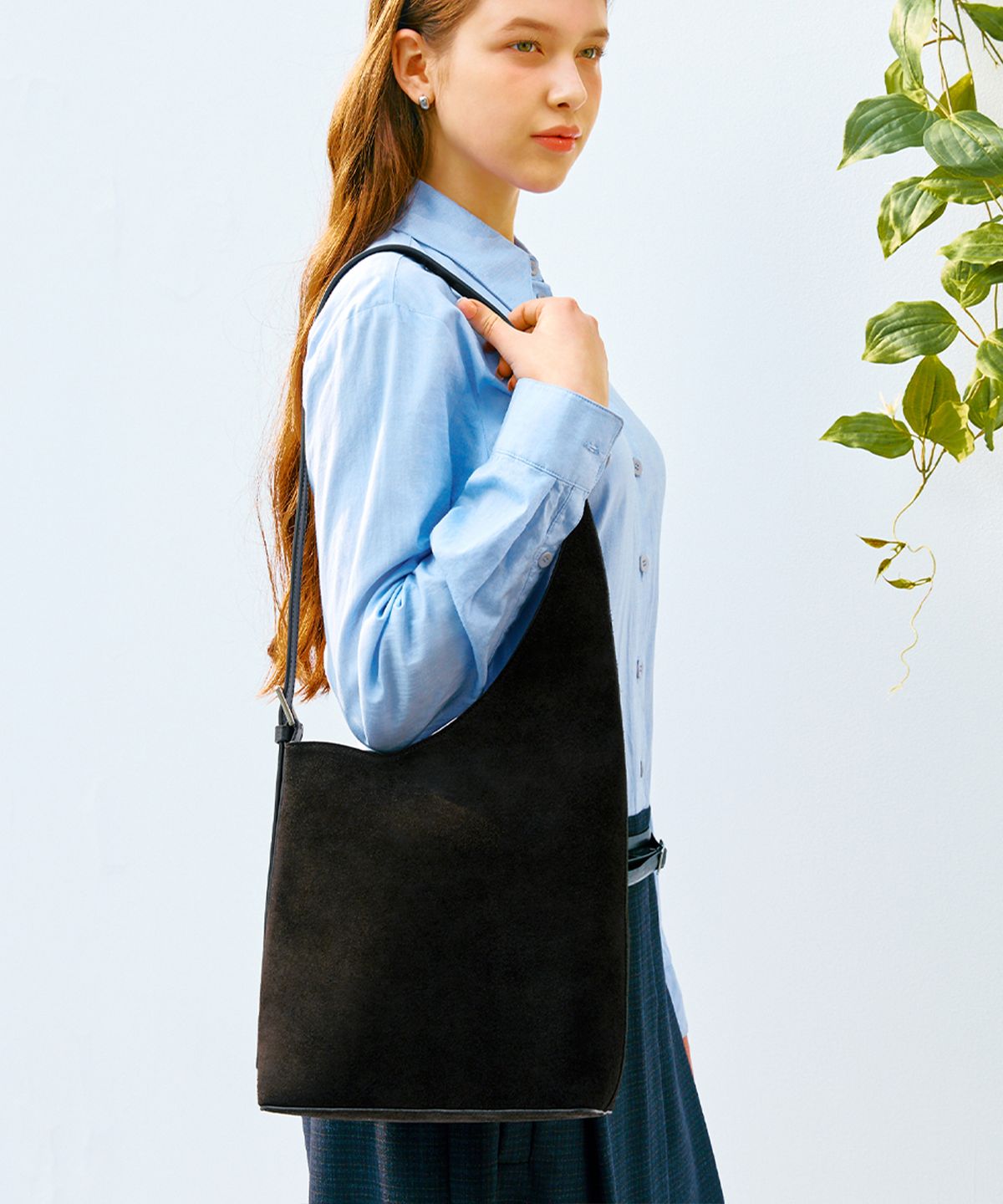 끌라베(CLAVE) 블레어 스웨이드 다크 브라운 토트백 (BLAIR Suede Dark Brown Tote Bag)