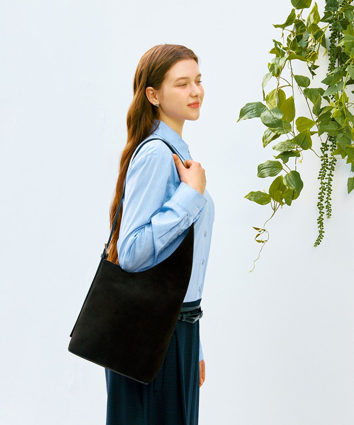 끌라베(CLAVE) 블레어 스웨이드 다크 브라운 토트백 (BLAIR Suede Dark Brown Tote Bag)