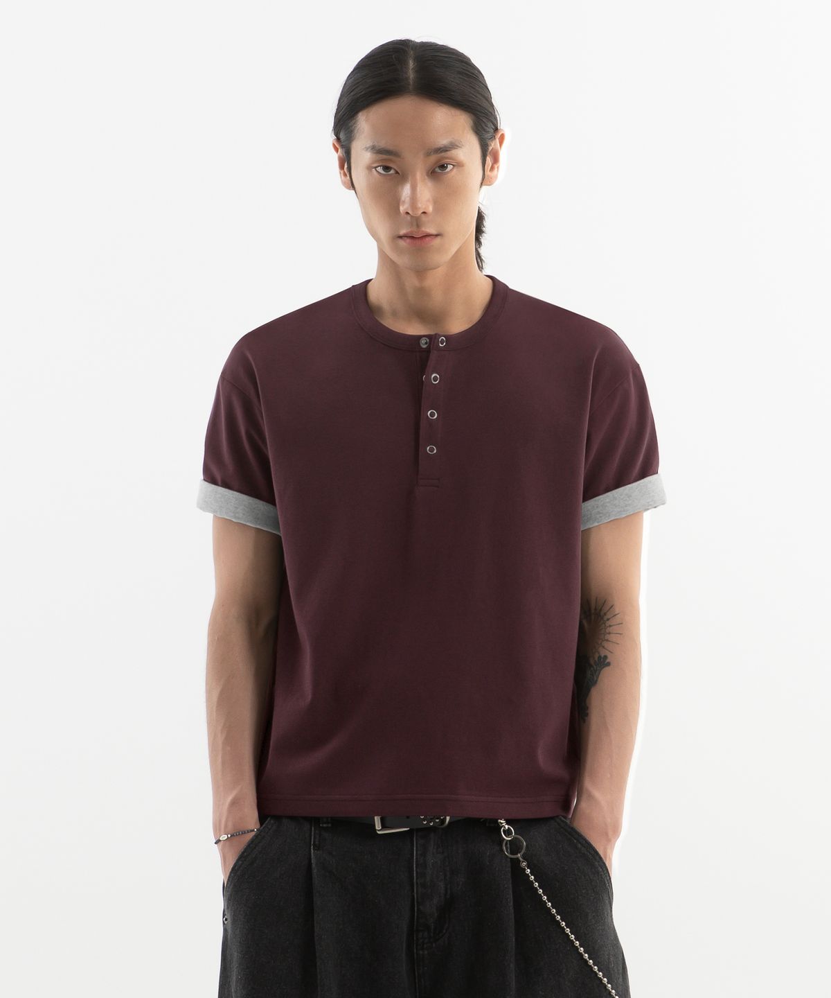 브렌슨(BRENSON) 컴포트 배색 롤업 크롭 헨리넥 반팔티 ( 3Color )