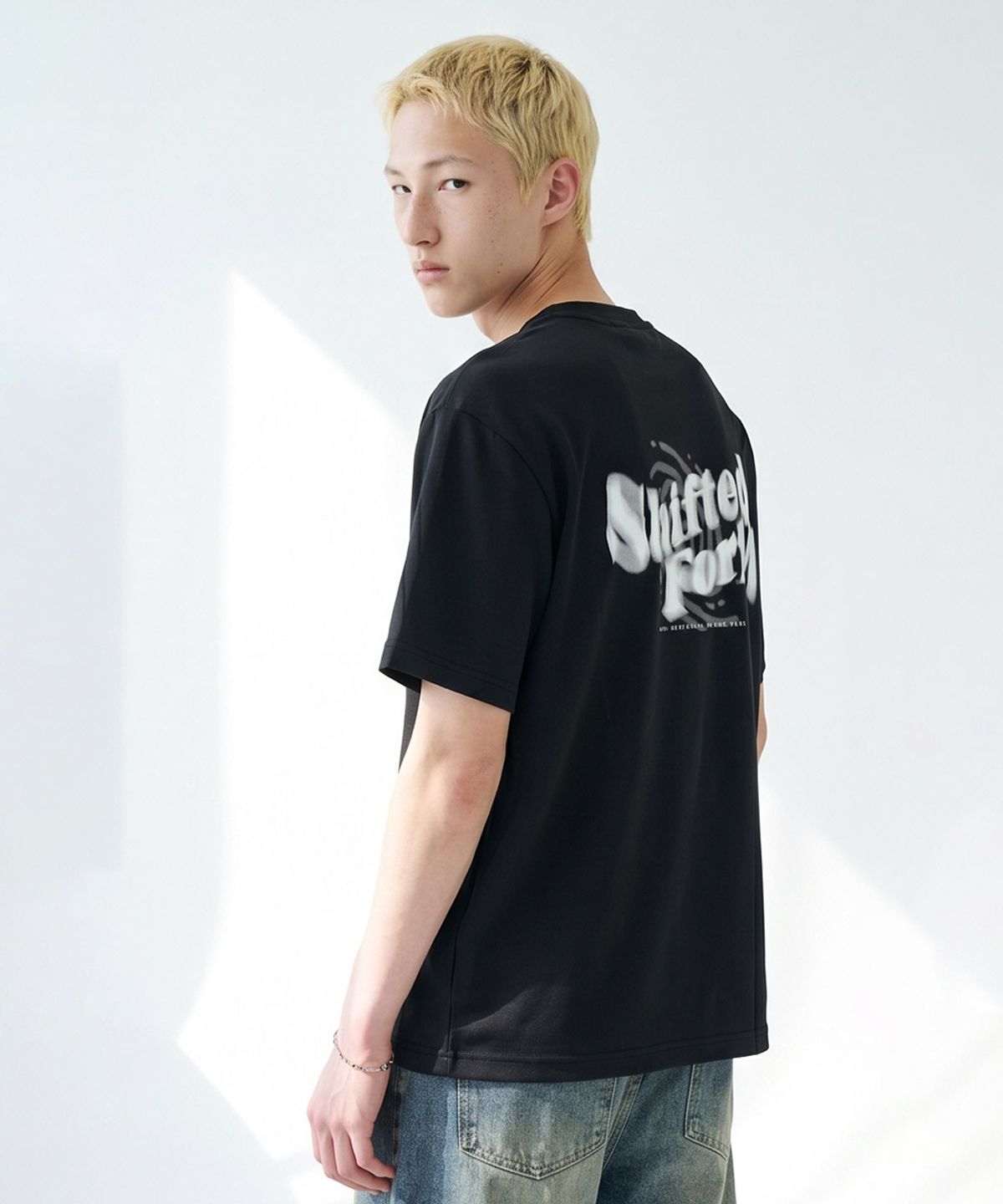 체이스컬트(CHASECULT) 공용 쿨 블러 그래픽 반팔 티셔츠-FCRU5829E03