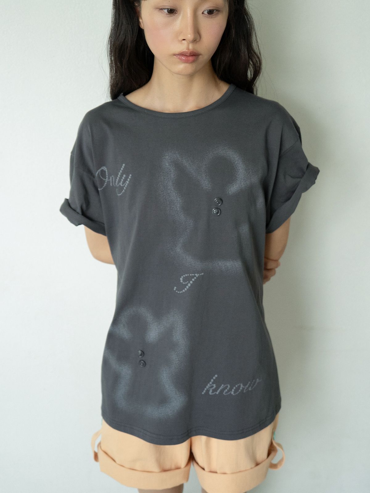 온스카(ONSKA) ANGEL BUTTON T (CHARCOAL)
