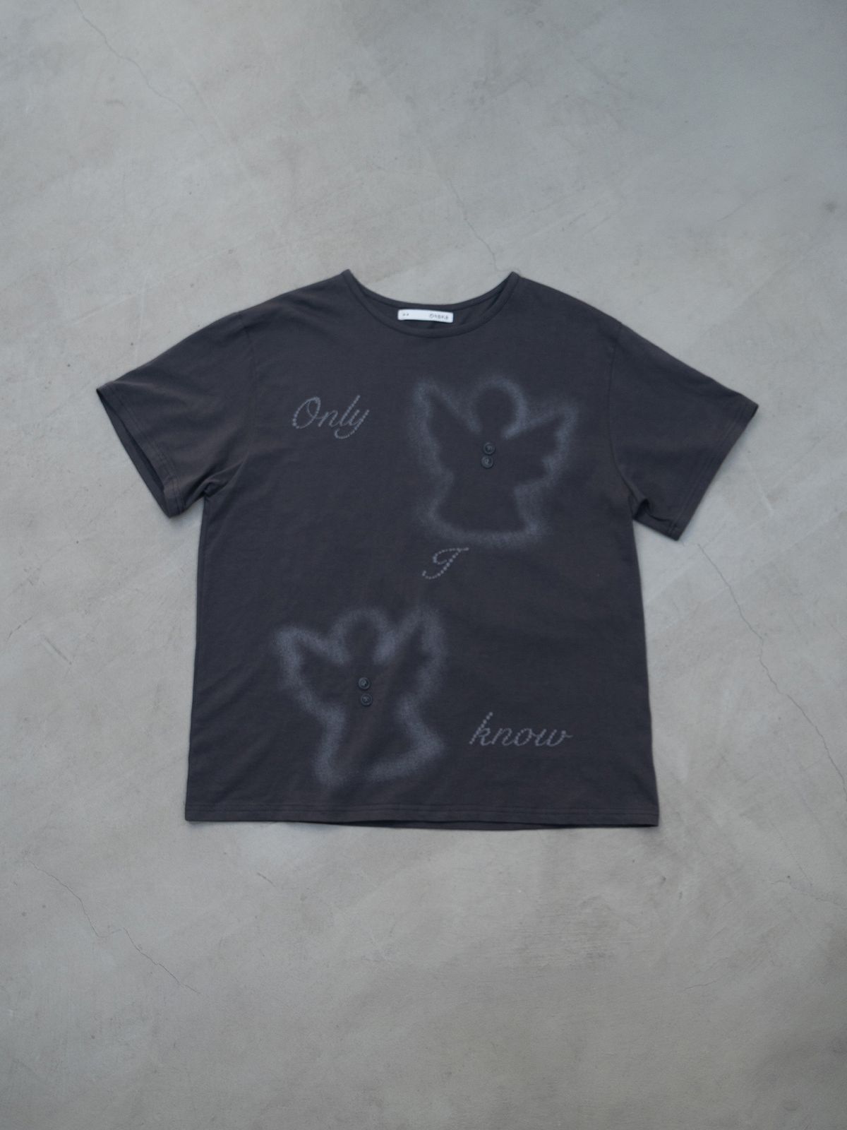 온스카(ONSKA) ANGEL BUTTON T (CHARCOAL)