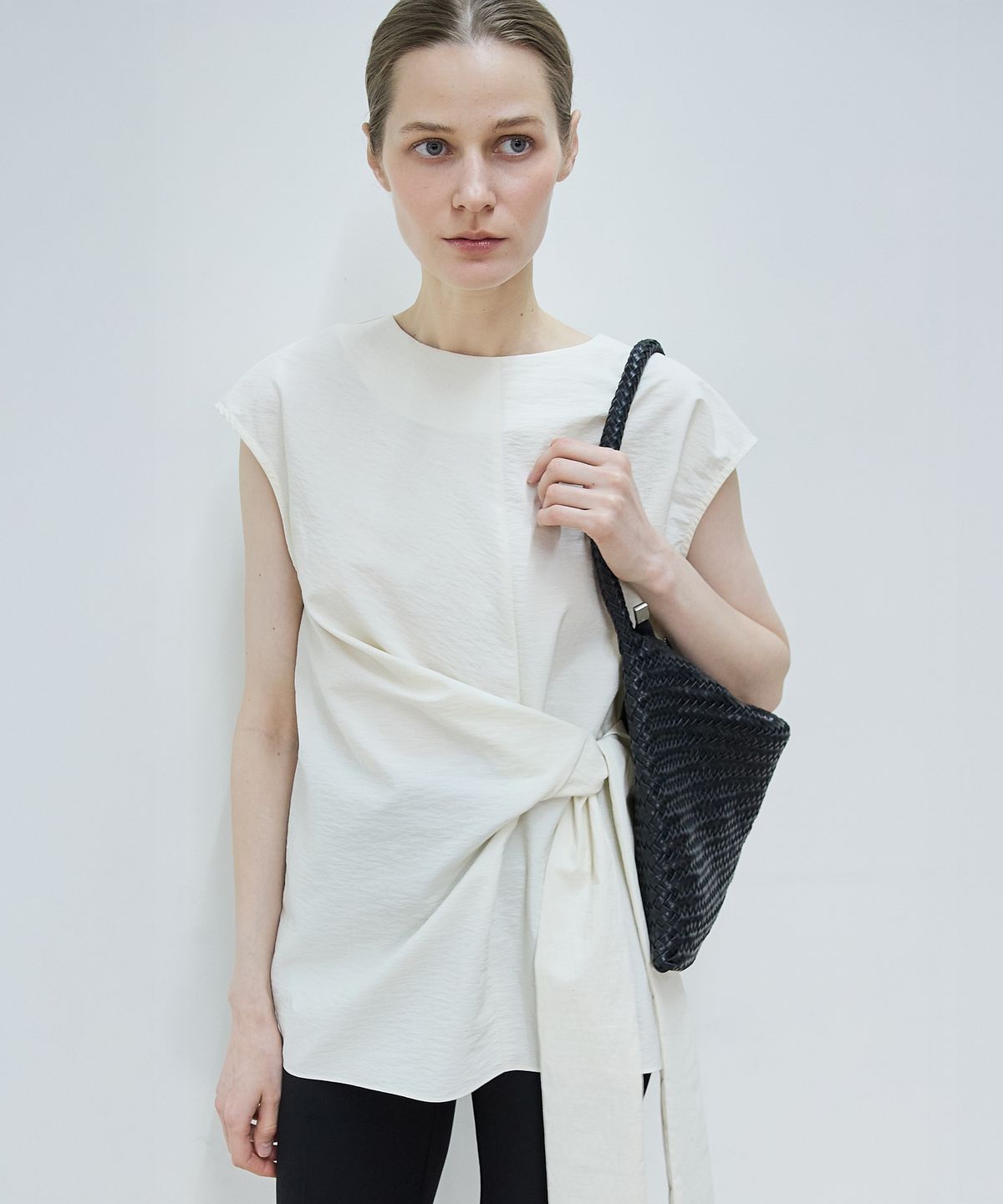 누토프(NUTOFFE) Vine Blouse_Light Beige