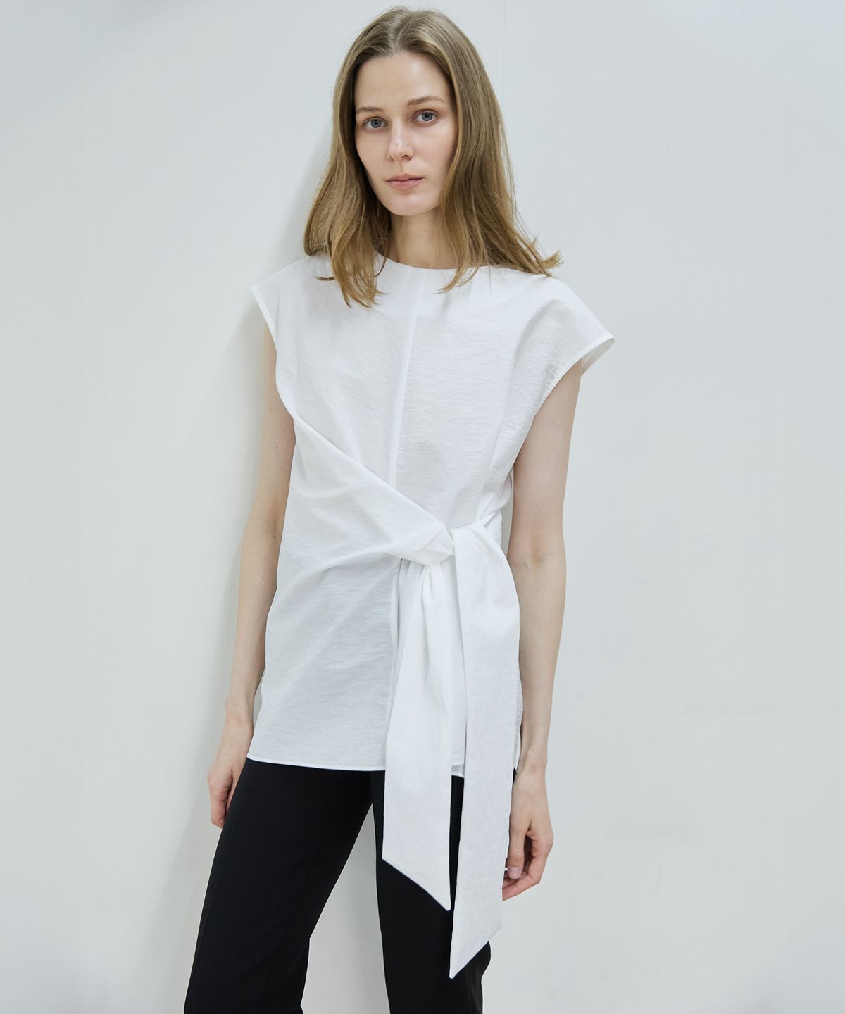 누토프(NUTOFFE) Vine Blouse_Ivory