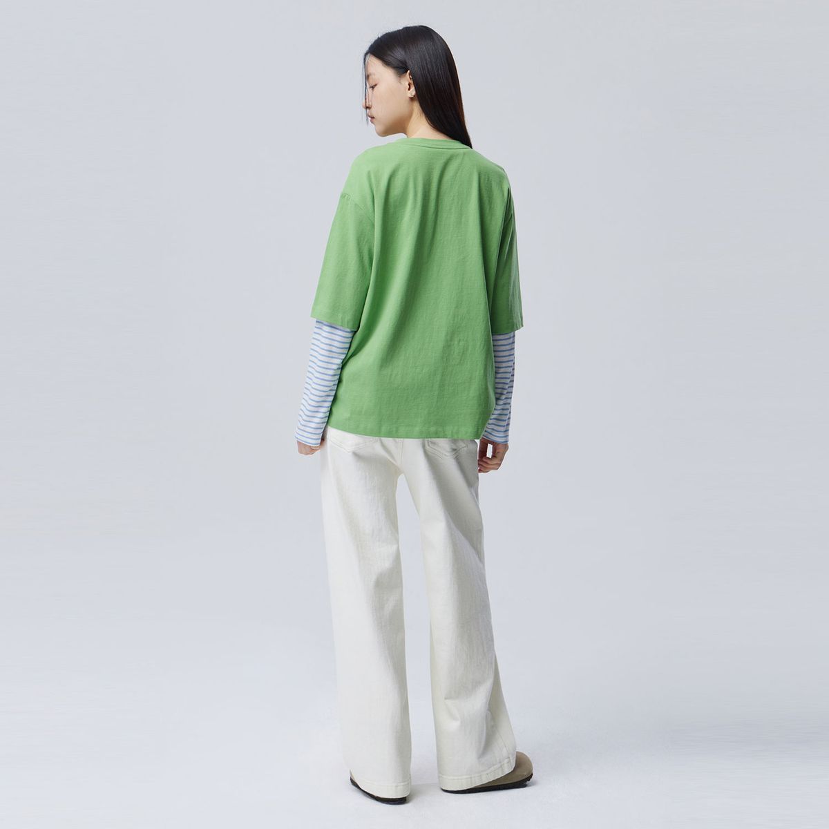 베네통(BENETTON) 리본 클로버 티셔츠_BATSE1611GN