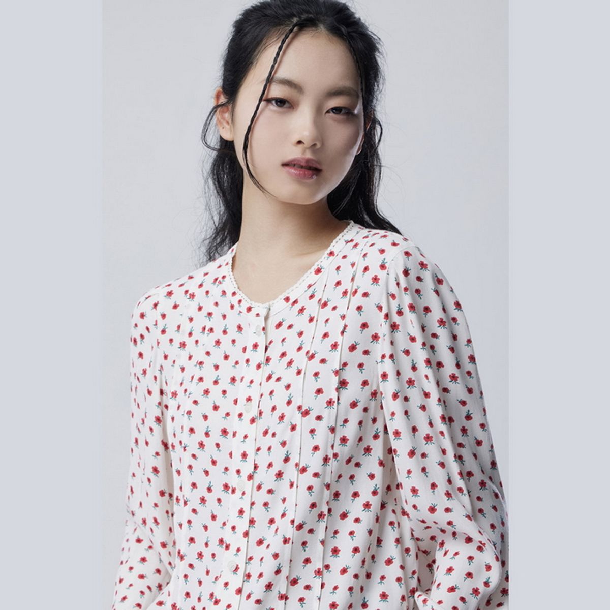 베네통(BENETTON) 플라워 패턴 레이스 블라우스_BABLE1631IV