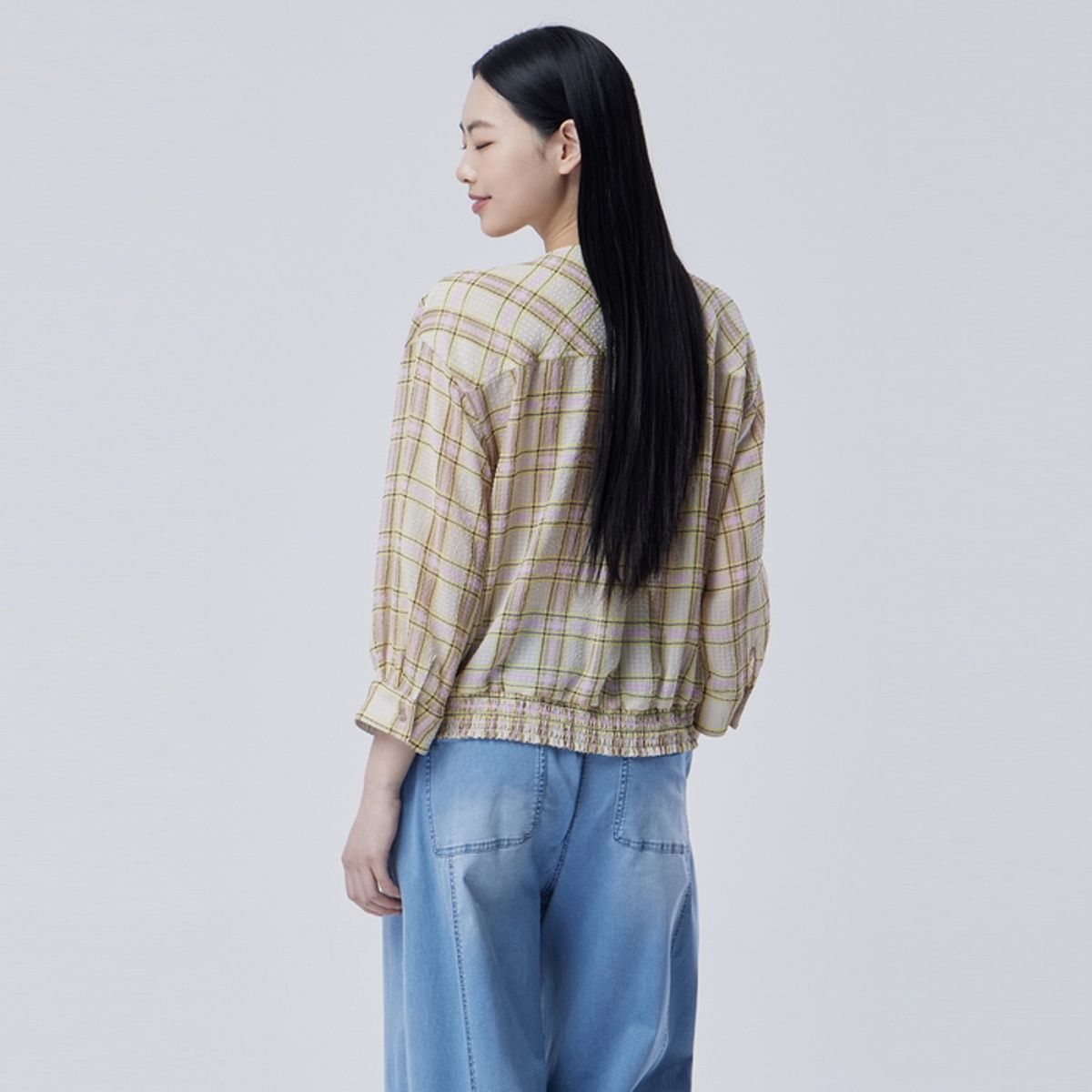 베네통(BENETTON) 스모킹 헴 체크 시어 블라우스_BABL96631LB