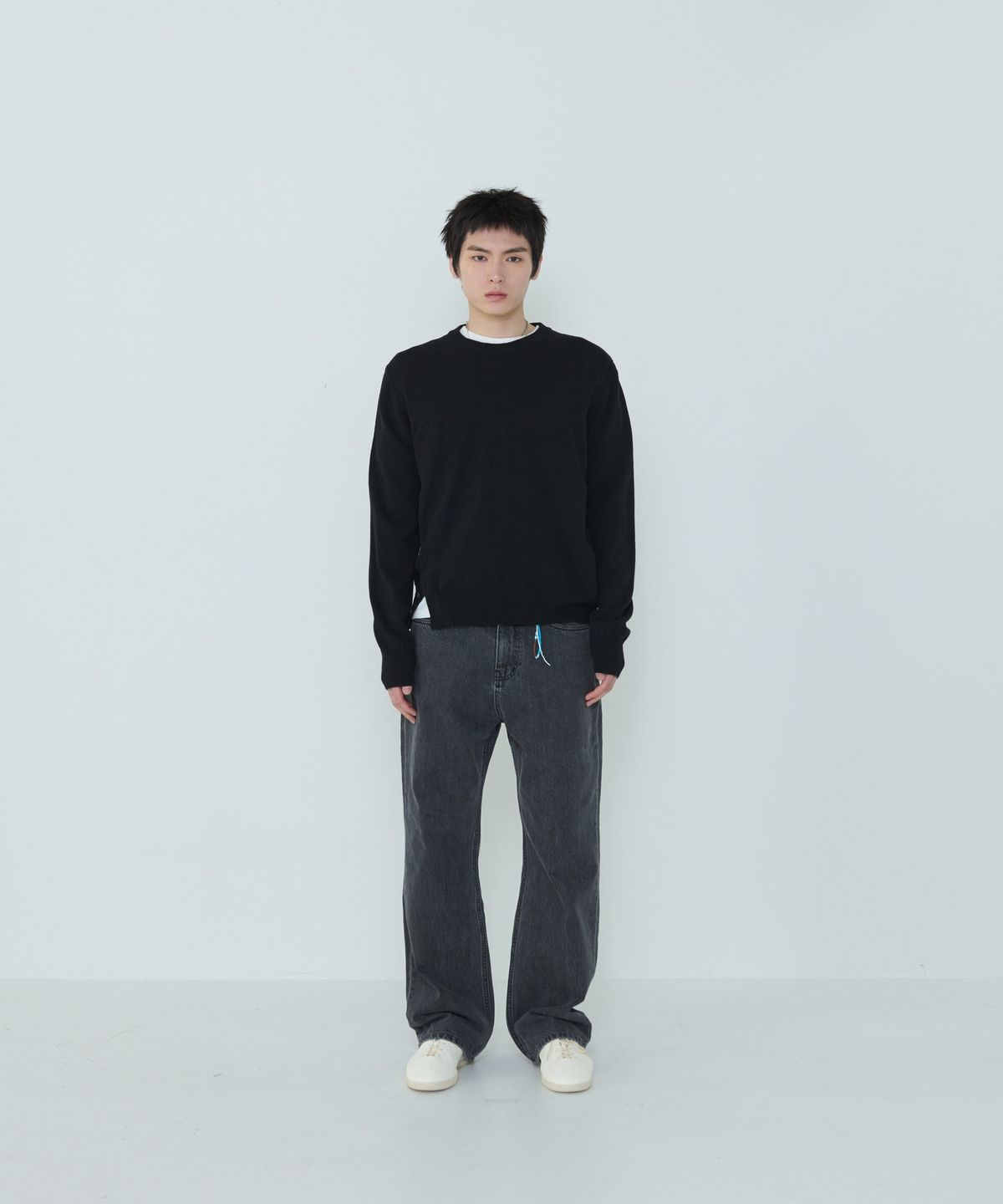 더씽인데어데어(THE THING IN THEIR THERE) Composed Slit Knit Black