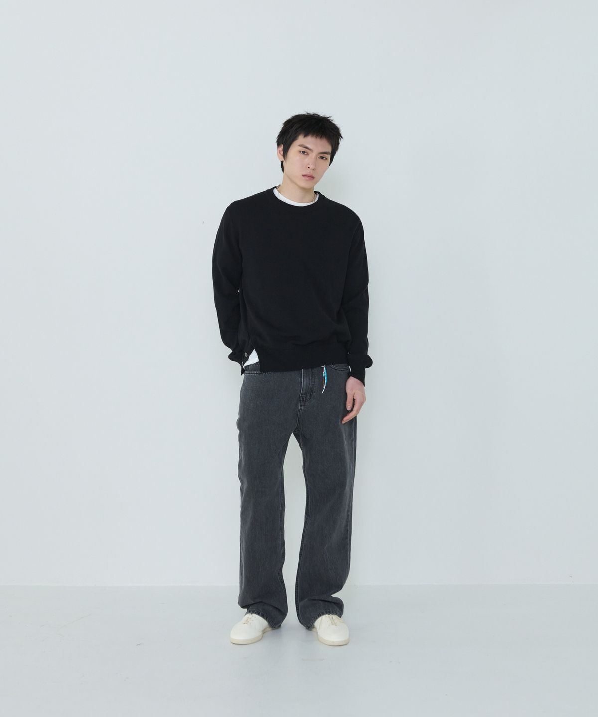 더씽인데어데어(THE THING IN THEIR THERE) Composed Slit Knit Black