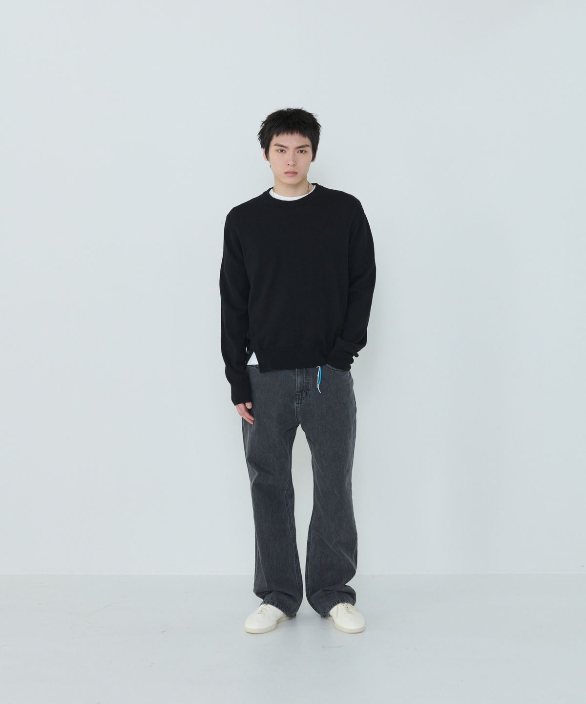 더씽인데어데어(THE THING IN THEIR THERE) Composed Slit Knit Black