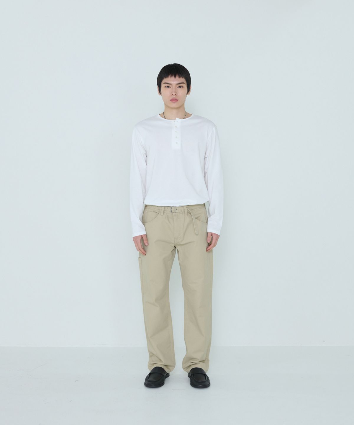 더씽인데어데어(THE THING IN THEIR THERE) Henley Long Sleeve T-Shirt O/White