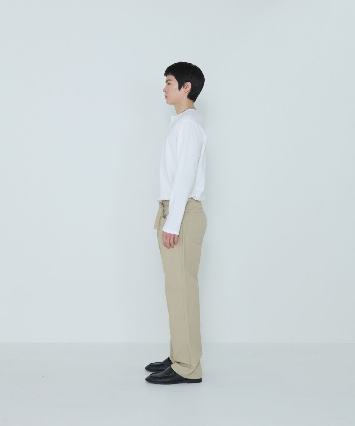 더씽인데어데어(THE THING IN THEIR THERE) Henley Long Sleeve T-Shirt O/White
