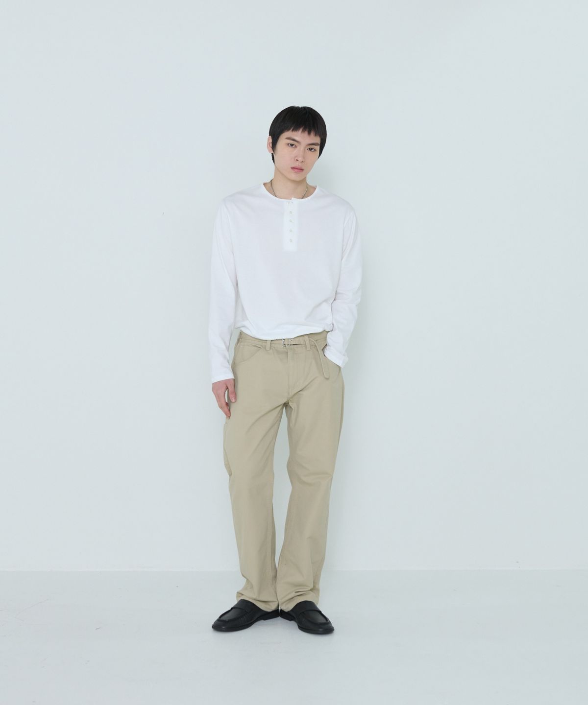 더씽인데어데어(THE THING IN THEIR THERE) Henley Long Sleeve T-Shirt O/White