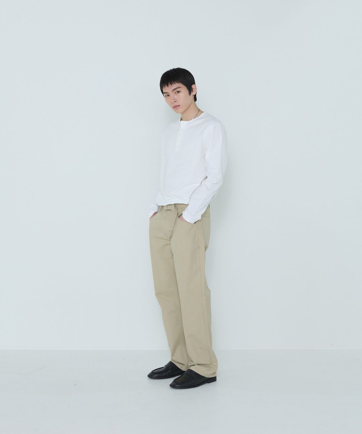더씽인데어데어(THE THING IN THEIR THERE) Henley Long Sleeve T-Shirt O/White