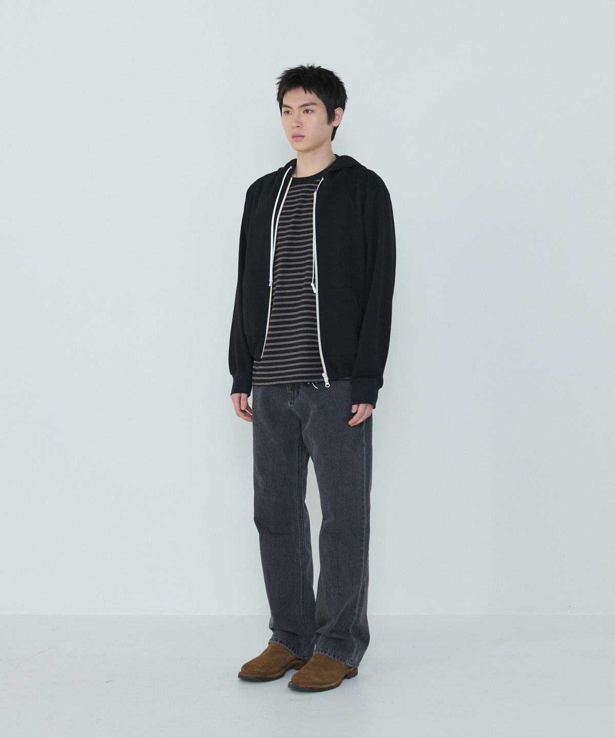 더씽인데어데어(THE THING IN THEIR THERE) Signature Denim Washed Black