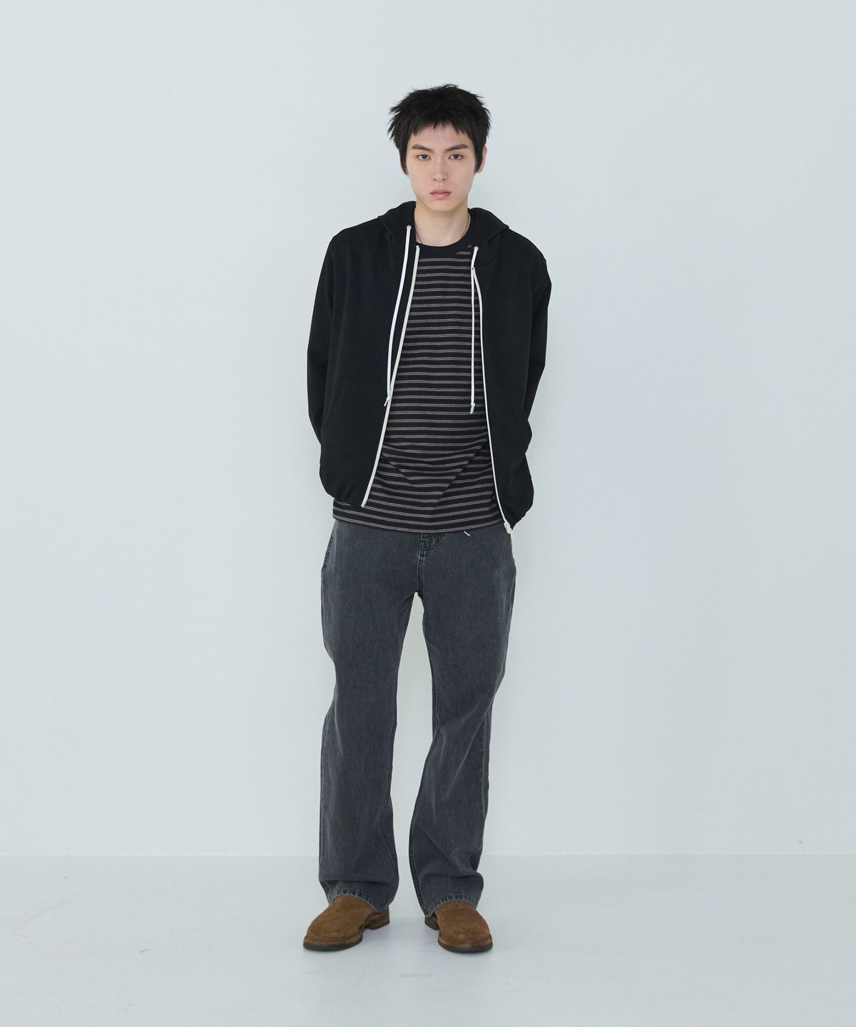 더씽인데어데어(THE THING IN THEIR THERE) Signature Denim Washed Black