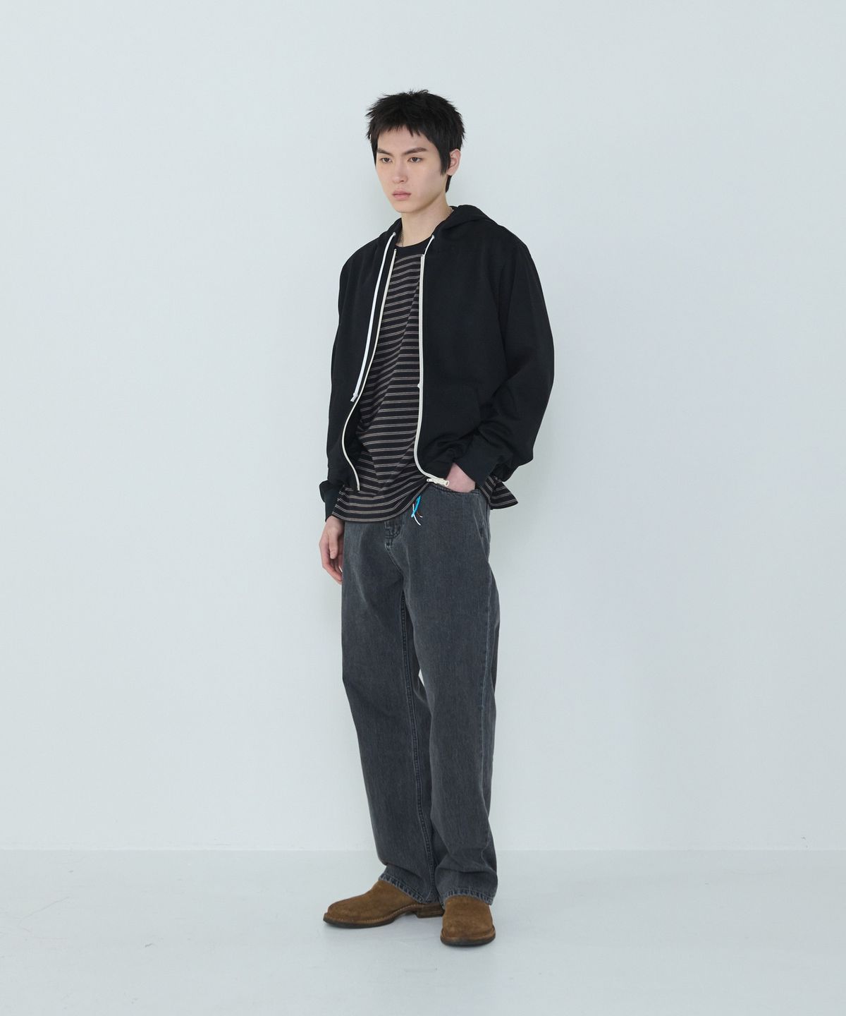 더씽인데어데어(THE THING IN THEIR THERE) Signature Denim Washed Black