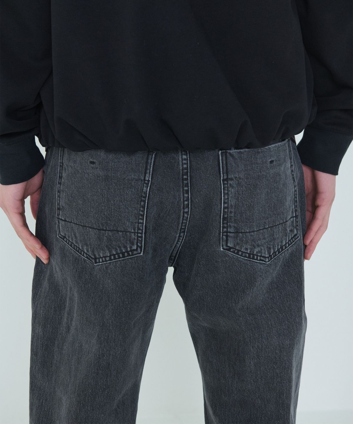 더씽인데어데어(THE THING IN THEIR THERE) Signature Denim Washed Black
