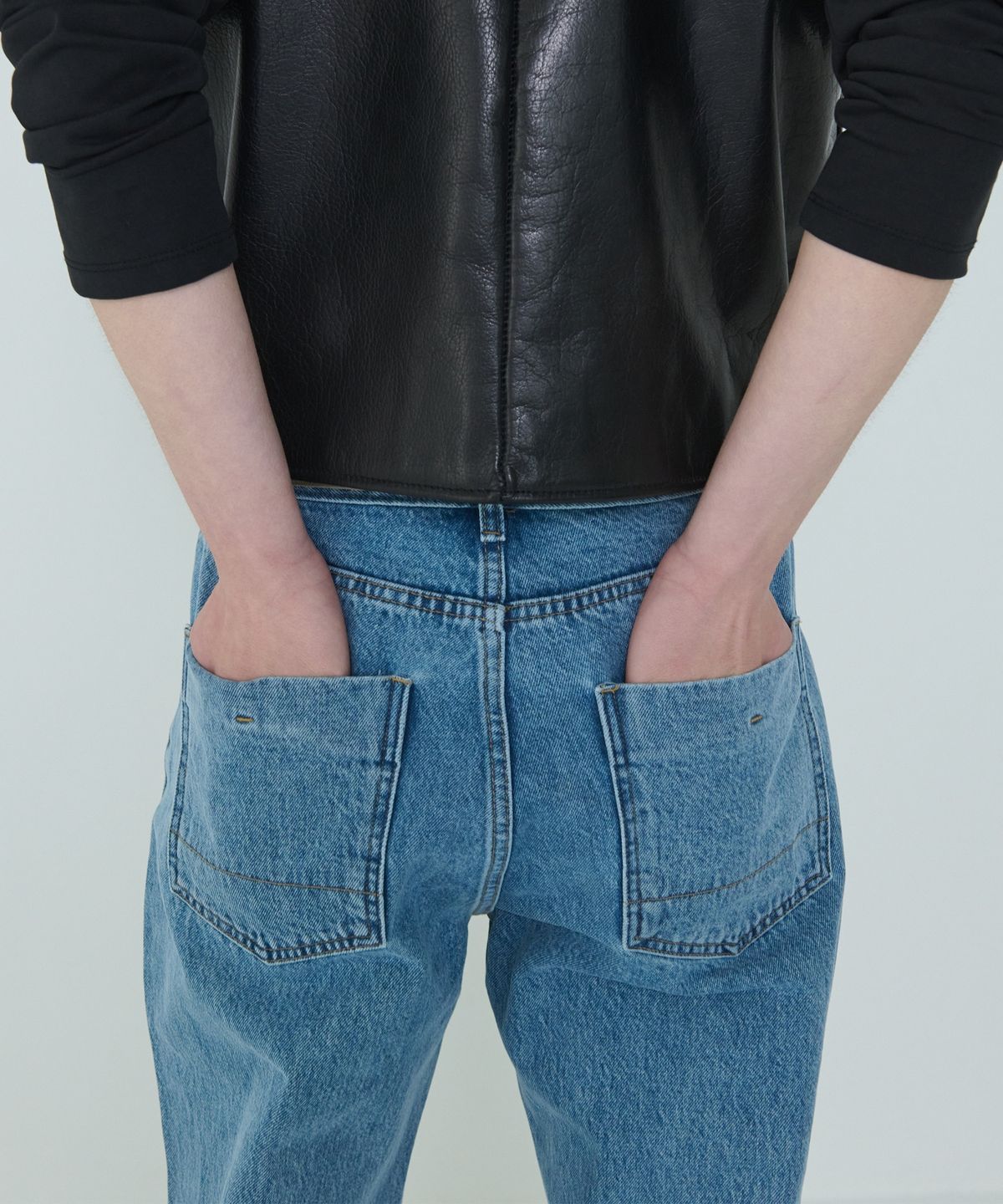더씽인데어데어(THE THING IN THEIR THERE) Signature Denim Washed Blue