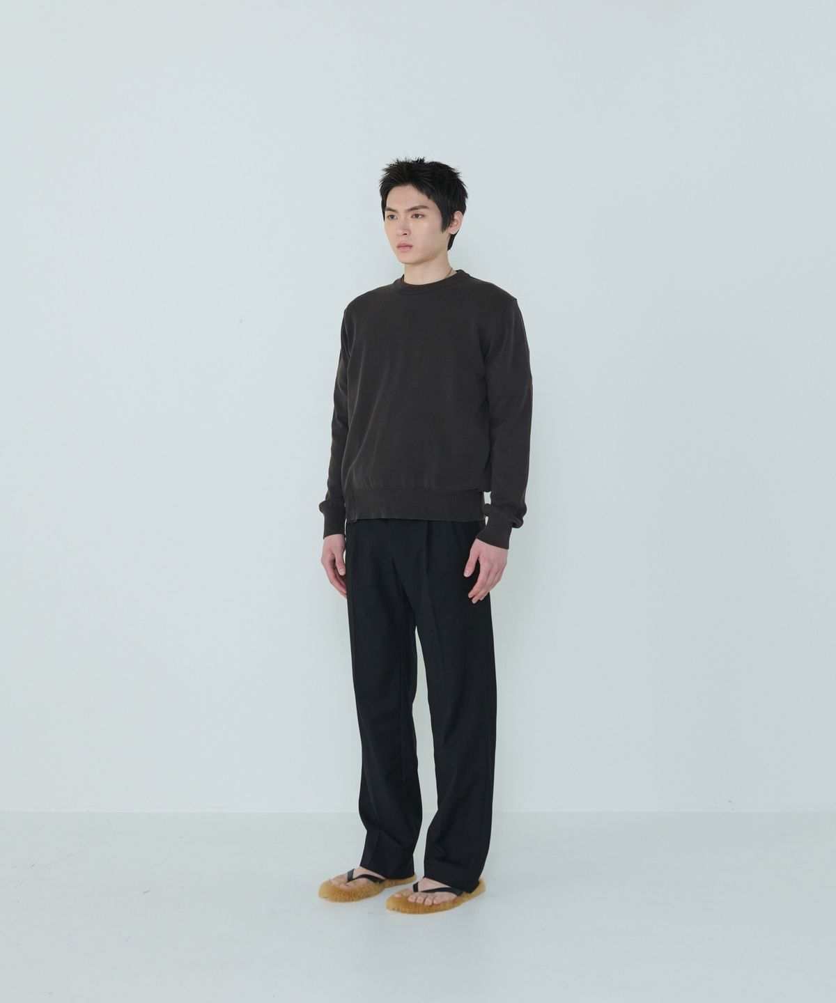더씽인데어데어(THE THING IN THEIR THERE) Refine Black Slacks Black