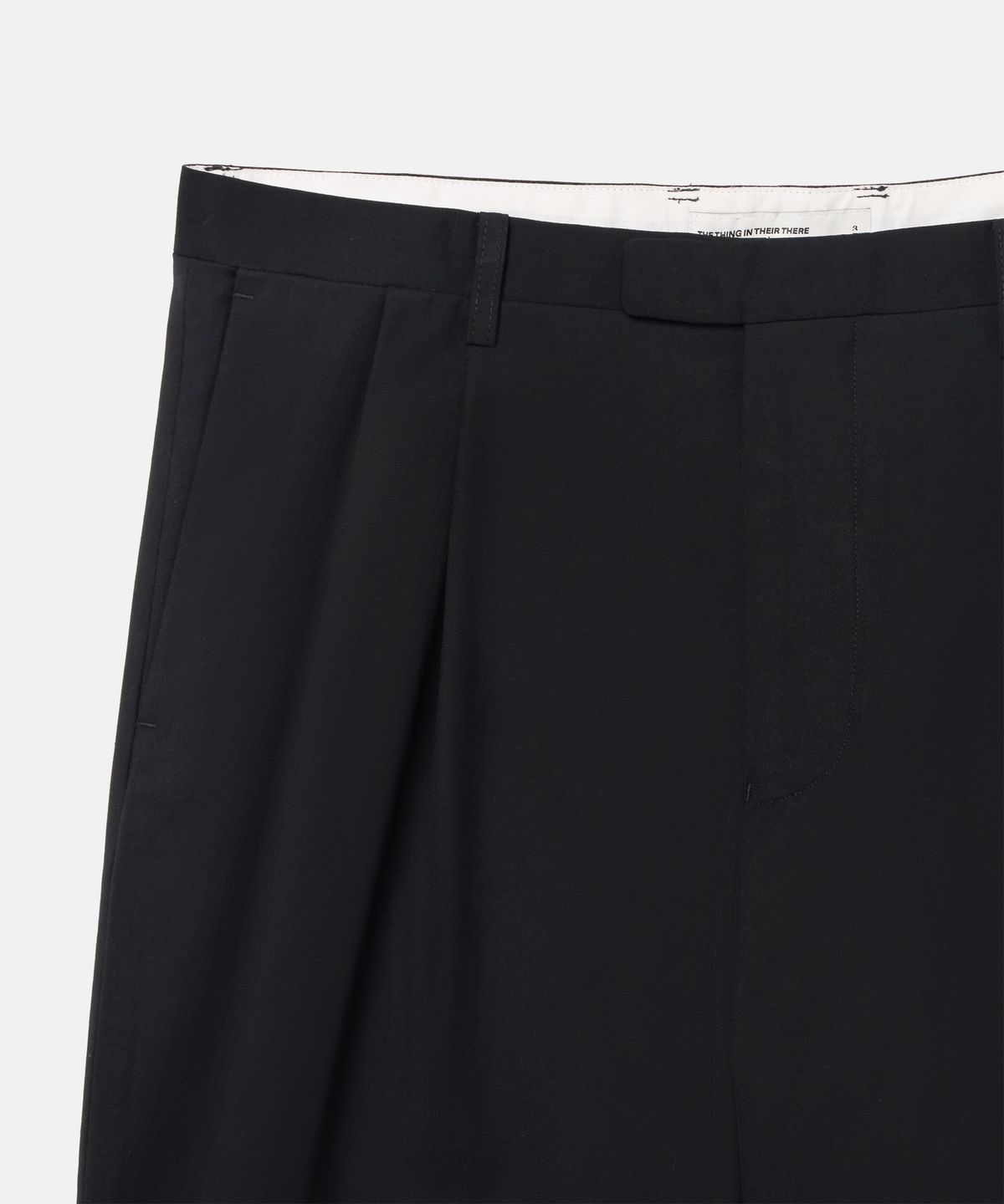 더씽인데어데어(THE THING IN THEIR THERE) Refine Black Slacks Black
