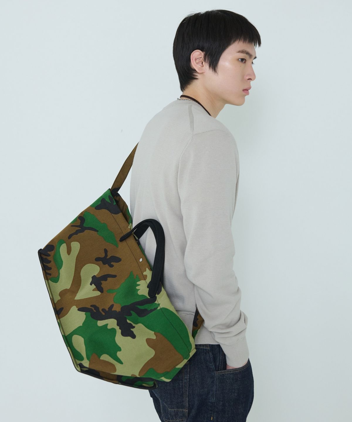더씽인데어데어(THE THING IN THEIR THERE) CAMO Boat Tote Bag
