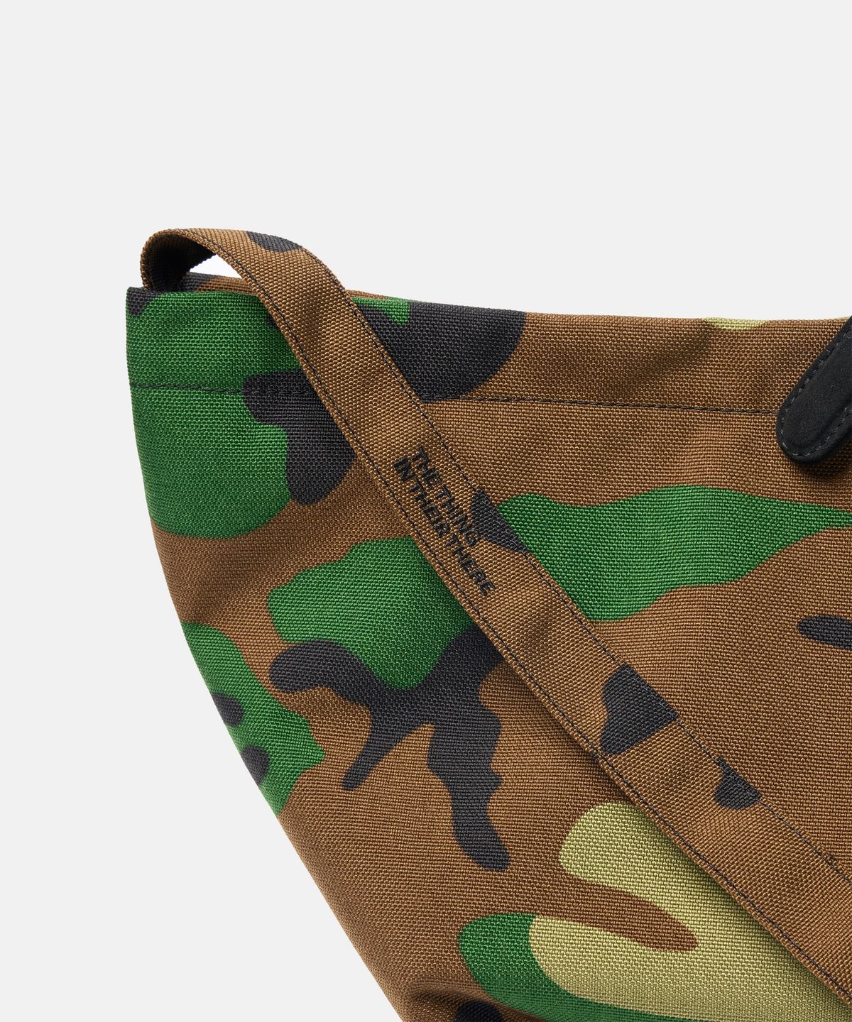 더씽인데어데어(THE THING IN THEIR THERE) CAMO Boat Tote Bag