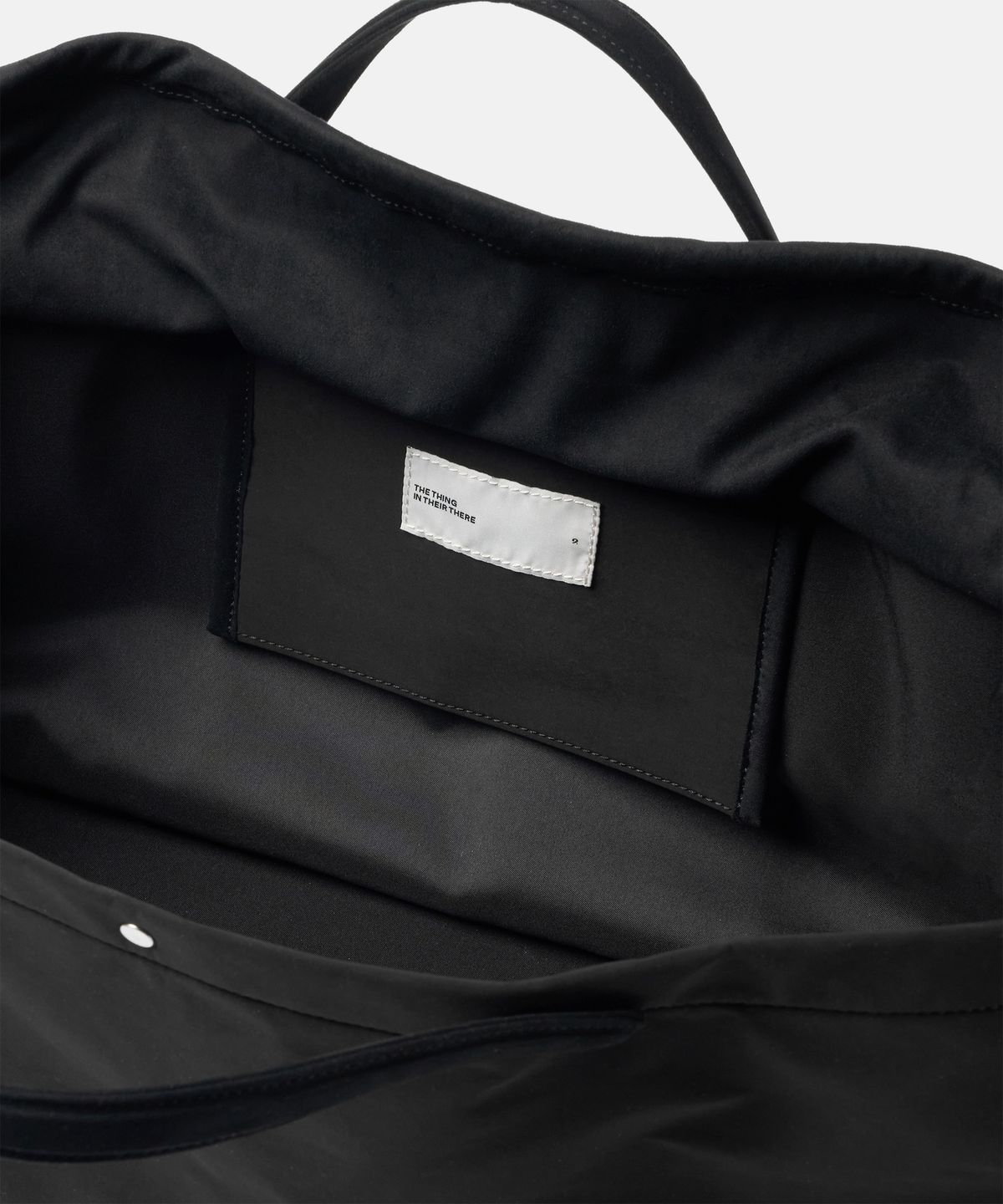 더씽인데어데어(THE THING IN THEIR THERE) Boat Tote Bag Black