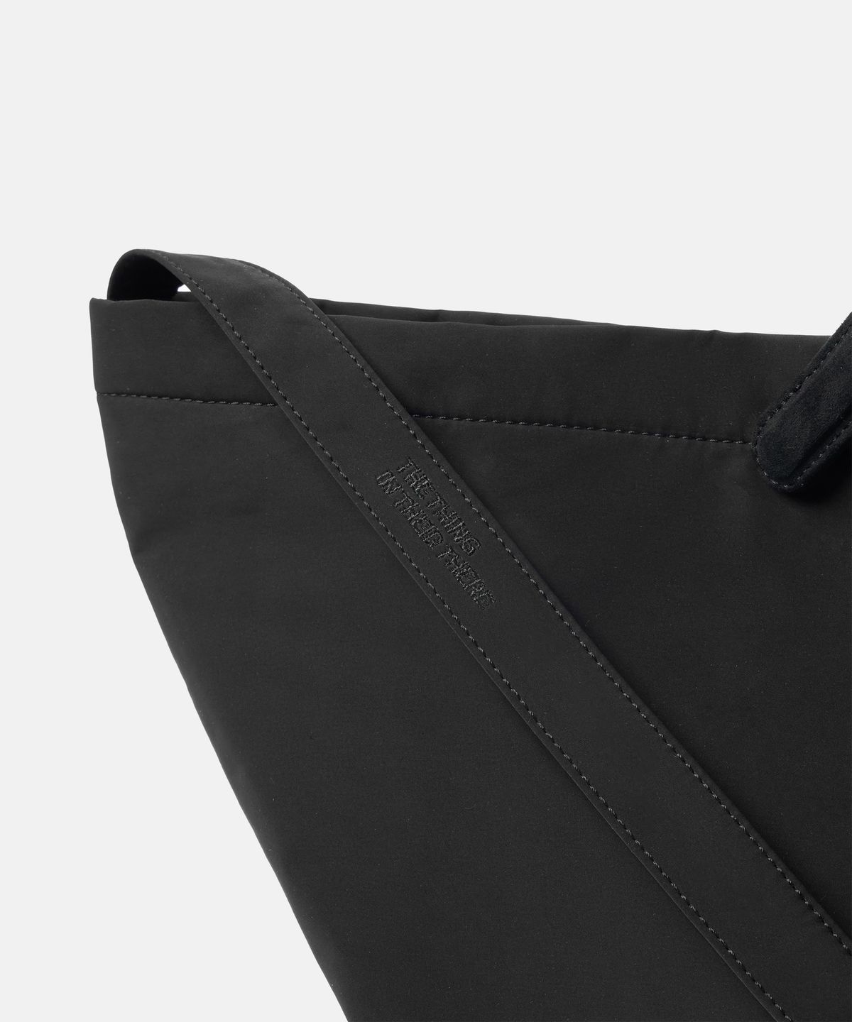 더씽인데어데어(THE THING IN THEIR THERE) Boat Tote Bag Black