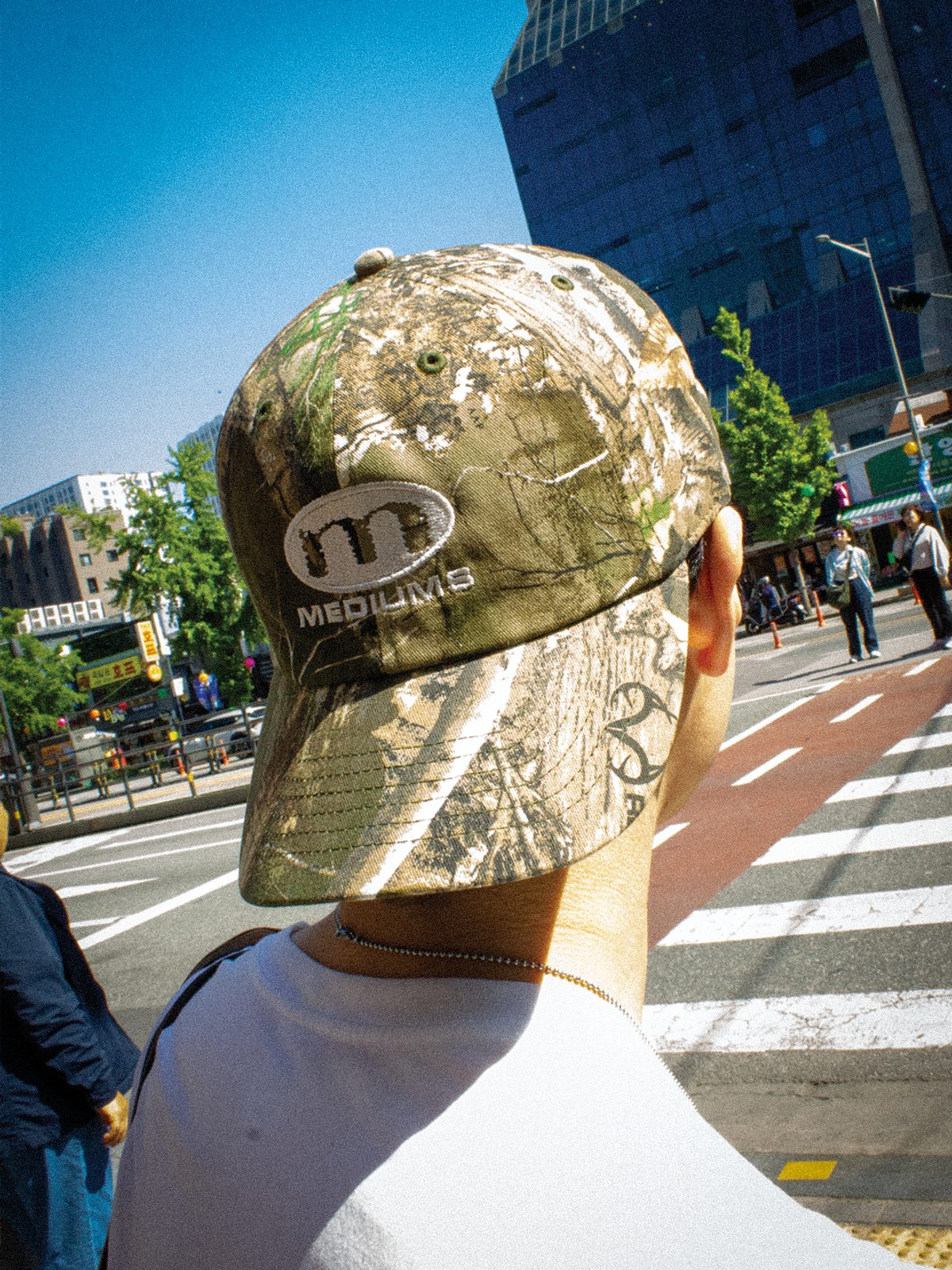 미디엄스(MEDIUMS) Tour Logo Cap - Real Tree Camo (투어 로고 캡 - 리얼트리 카모)