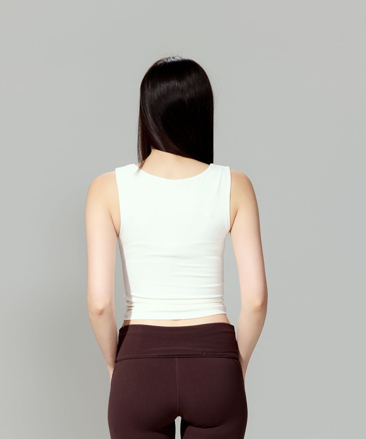 글레이라(GLEIRA) 더블 레이어드 핏 스퀘어 넥 탑 (화이트)