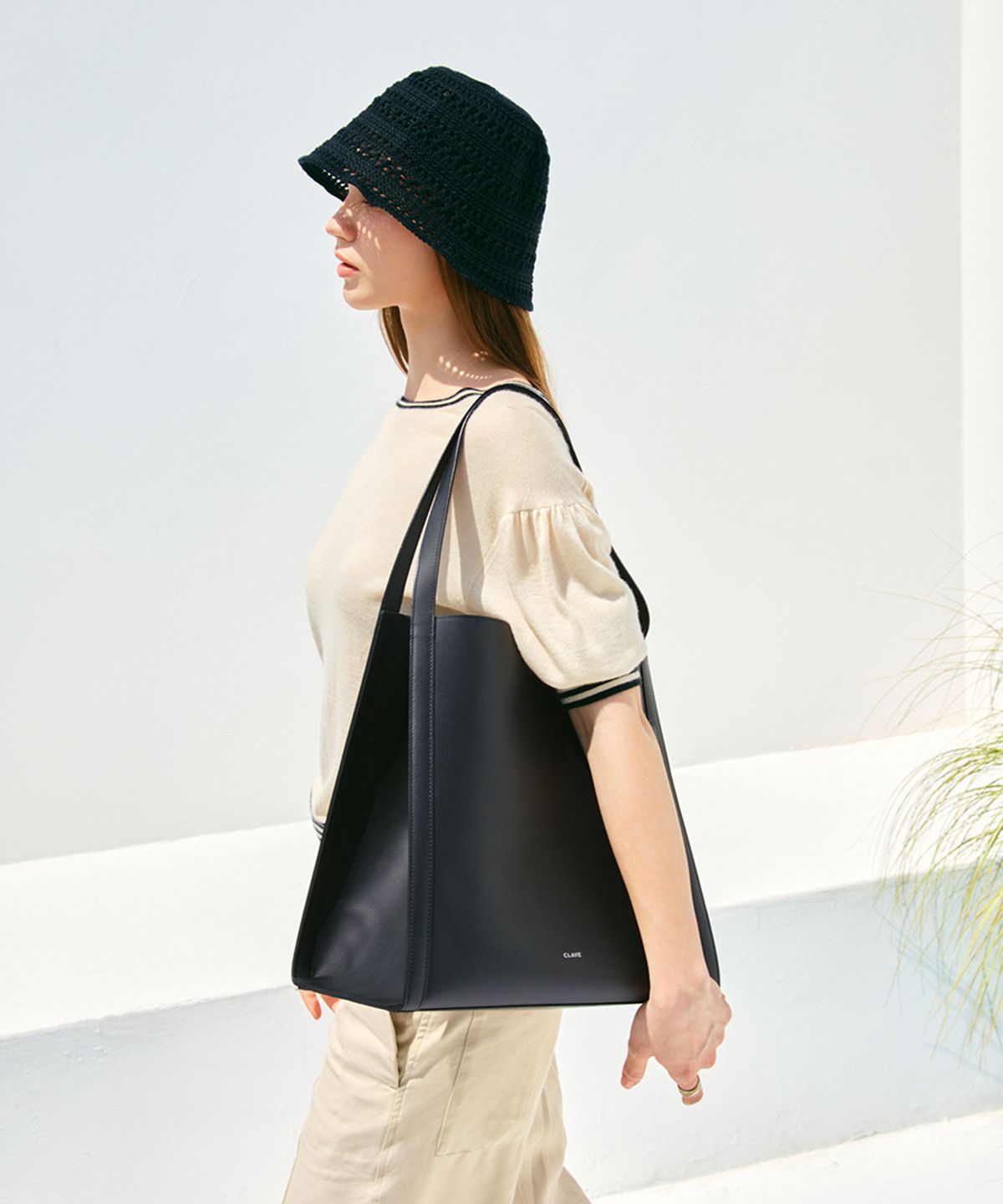 끌라베(CLAVE) 엘라 블랙 토트백 (ELLA Black Tote Bag)