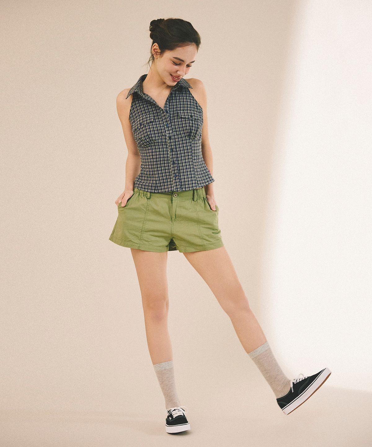 에이알유(A.R.U) CHECK SLEEVELESS SHIRT