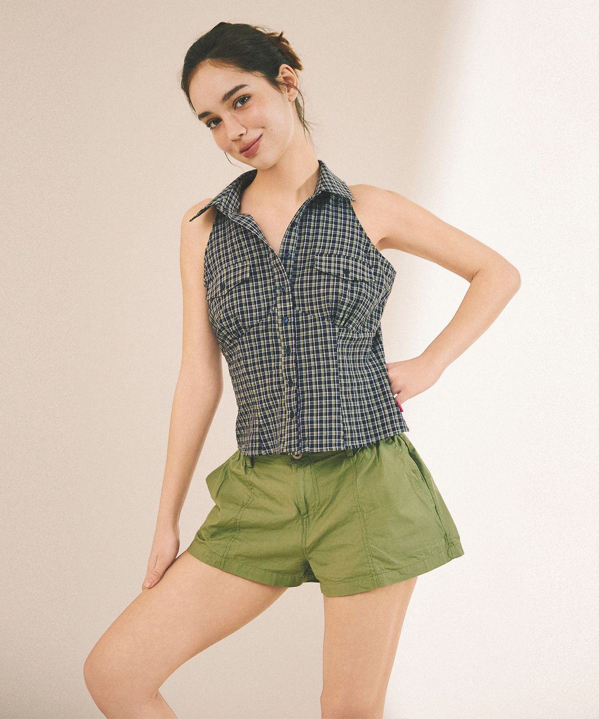 에이알유(A.R.U) CHECK SLEEVELESS SHIRT