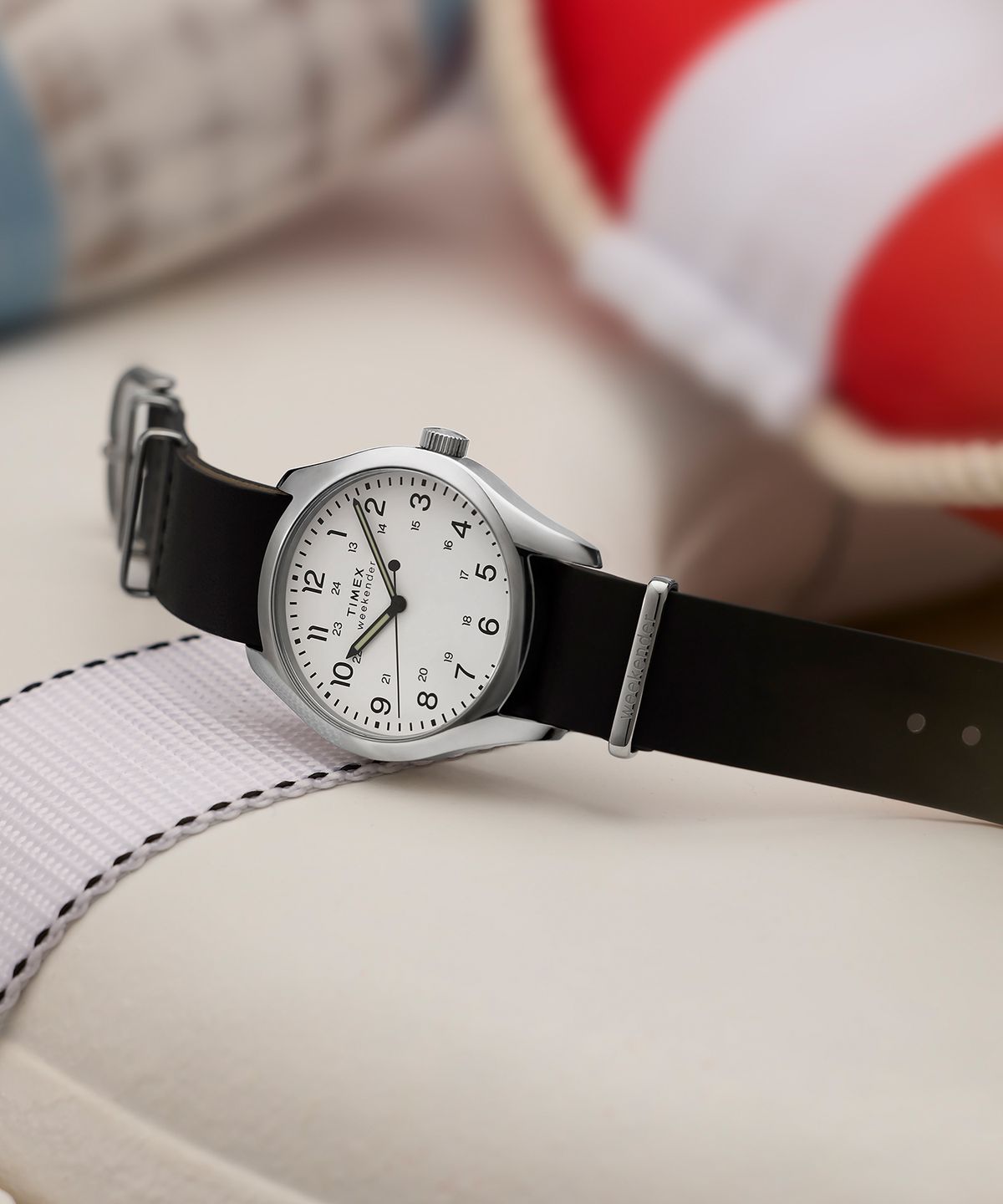 타이맥스(TIMEX) 위켄더 뉴잉글랜드 쓰리핸즈 블랙 가죽시계 39mm