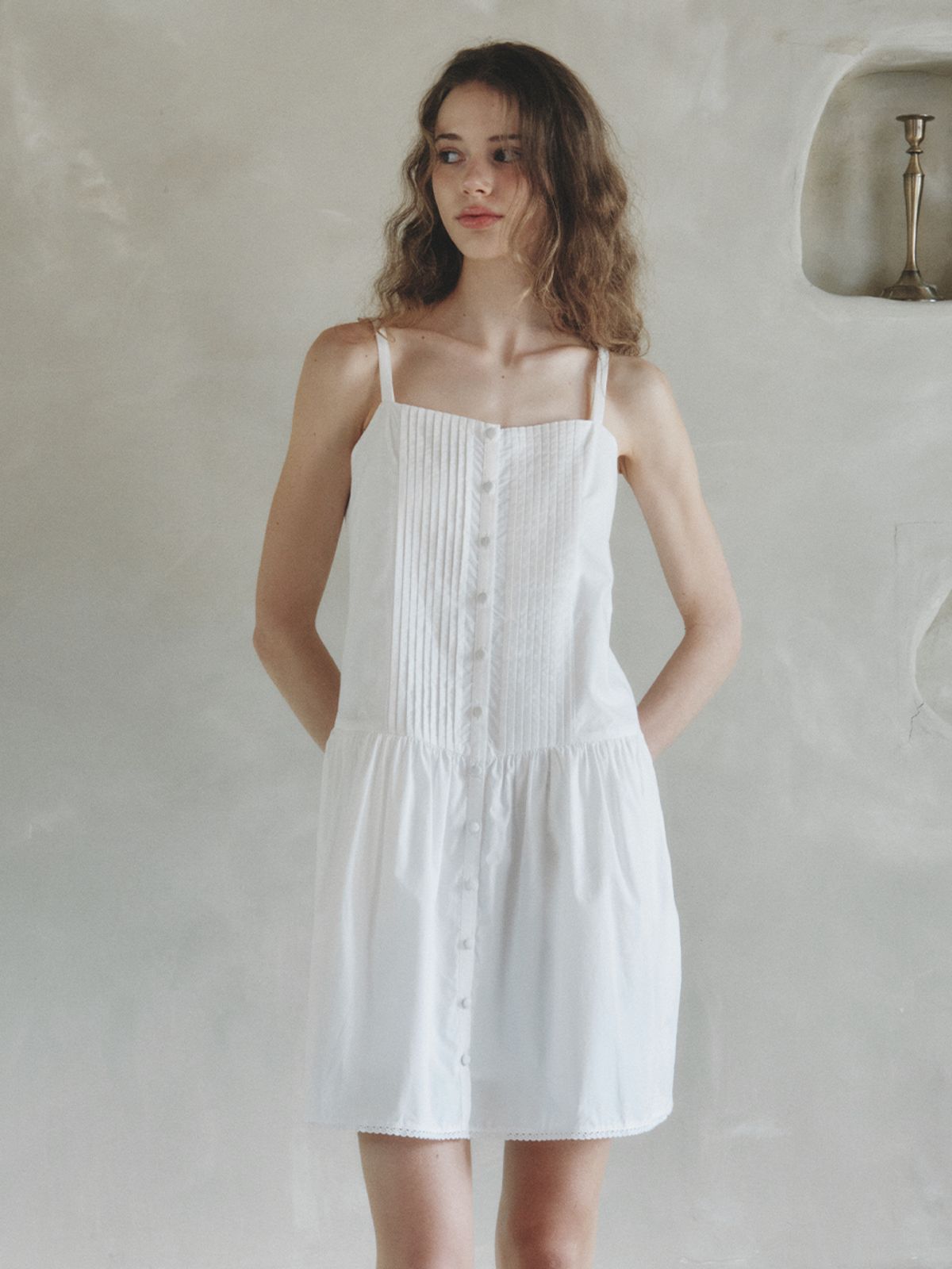 르니나(LENINA) DOLPHIN pintuck mini dress_WHITE