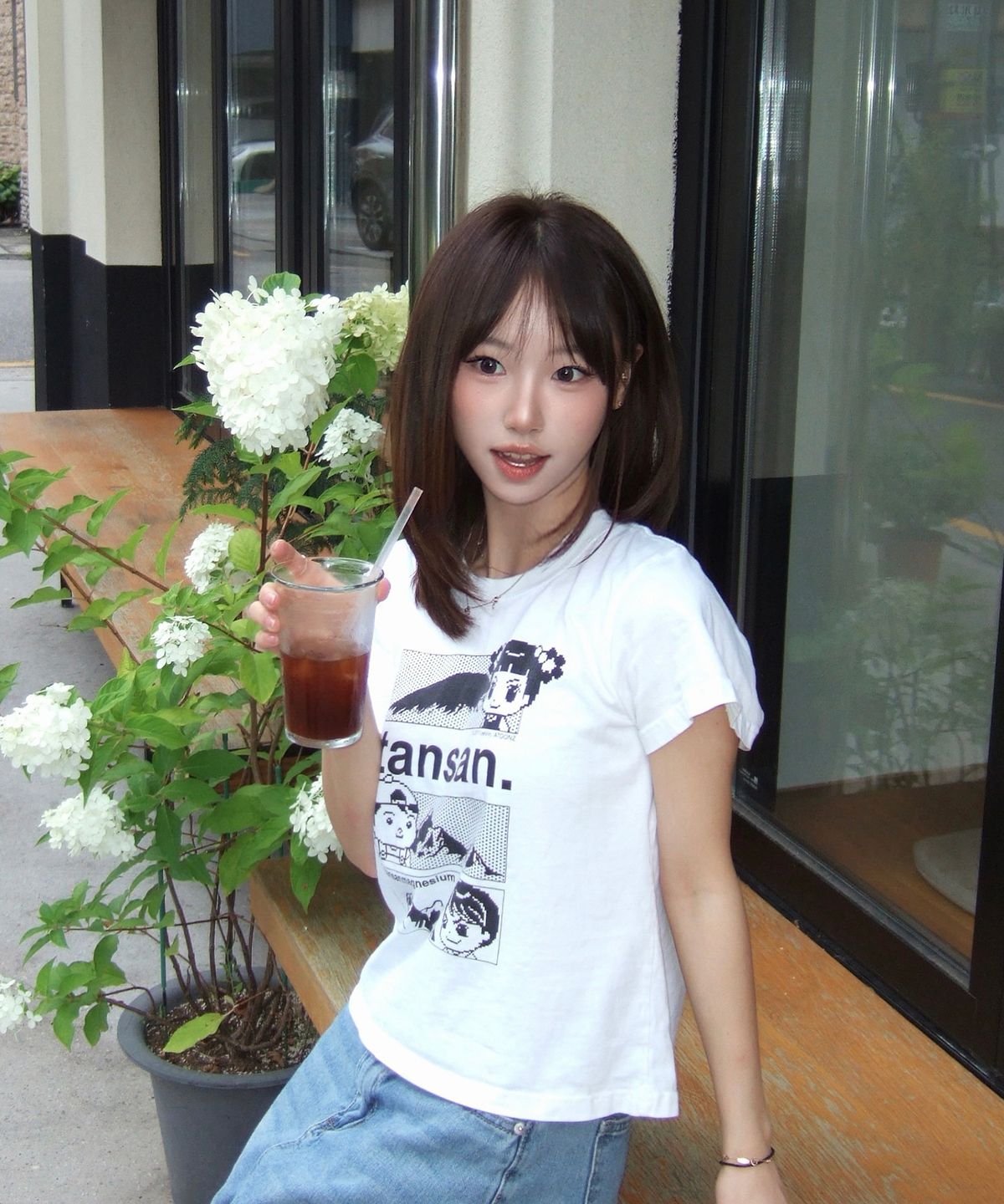 탄산마그네슘(TANSANMAGNESIUM) 안녕자두야X탄산 마운틴 자두 티셔츠 (화이트)