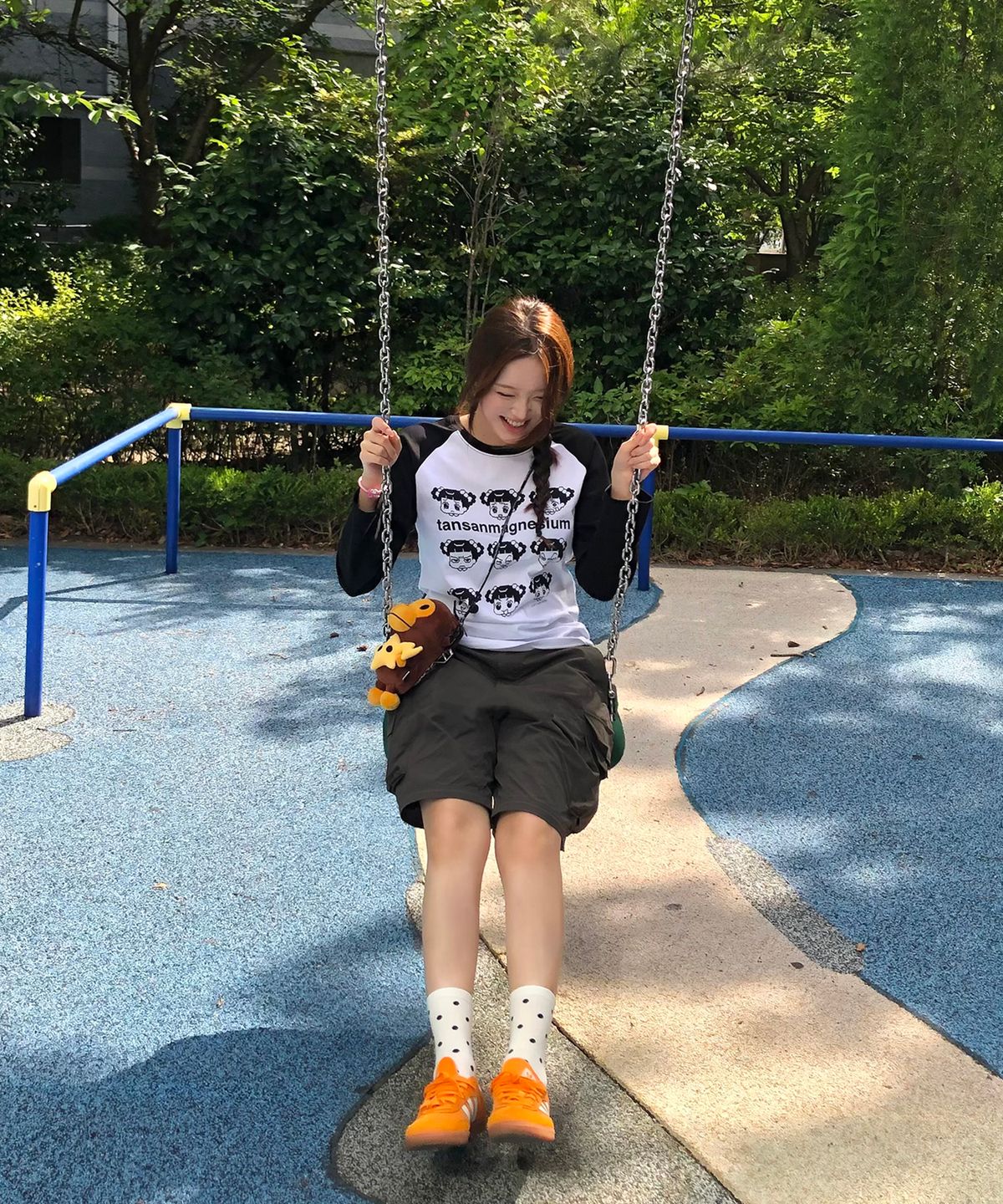 탄산마그네슘(TANSANMAGNESIUM) 안녕자두야X탄산 픽셀 나그랑 롱슬리브 (화이트)