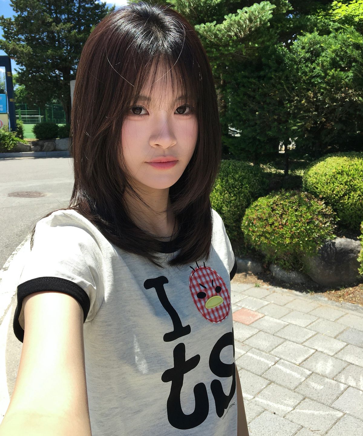 탄산마그네슘(TANSANMAGNESIUM) 안녕자두야X탄산 꼬꼬 링거 티셔츠 (아이보리)
