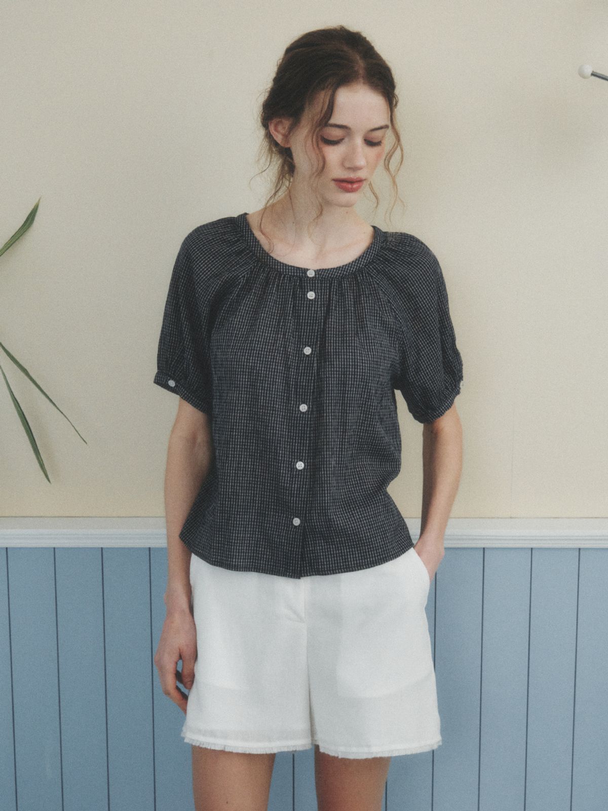 르니나(LENINA) CHLOE raglan check blouse_BLACK