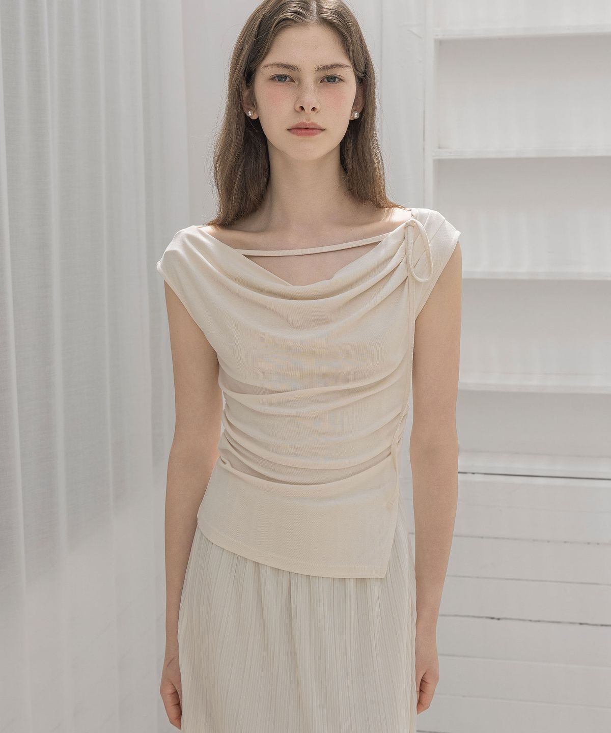 로트르드민(LAUTREDE MIN) Summer draped Cream T shirts