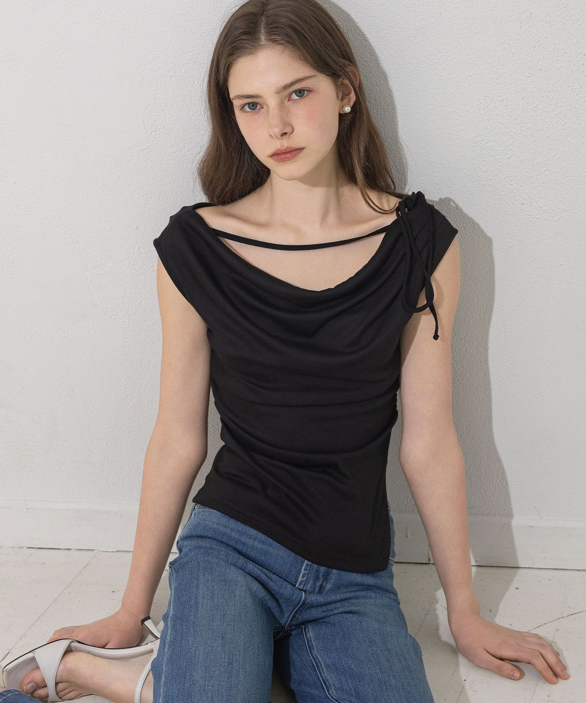 로트르드민(LAUTREDE MIN) Summer draped Black T shirts