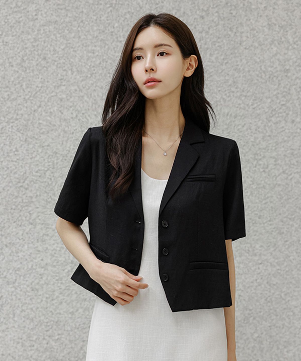 프렌치시크(FRENCHCHIC) 시크로 린넨 세미크롭 반팔 자켓_F6H438JK