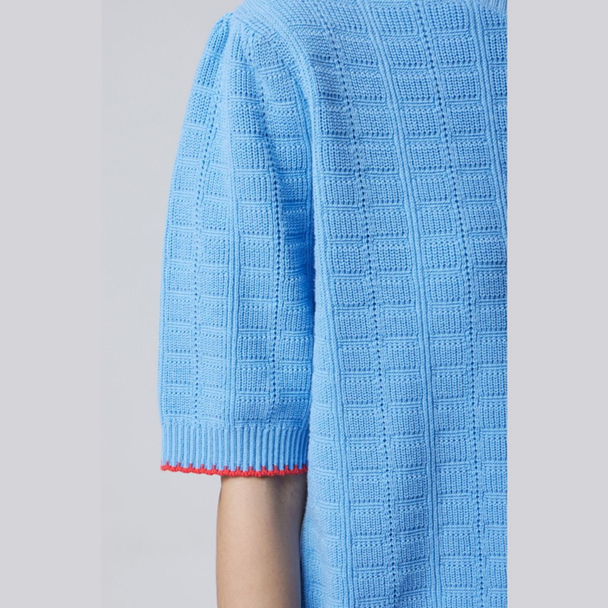 베네통(BENETTON) 배색 라인 퍼프 니트_BAKPF2611BL