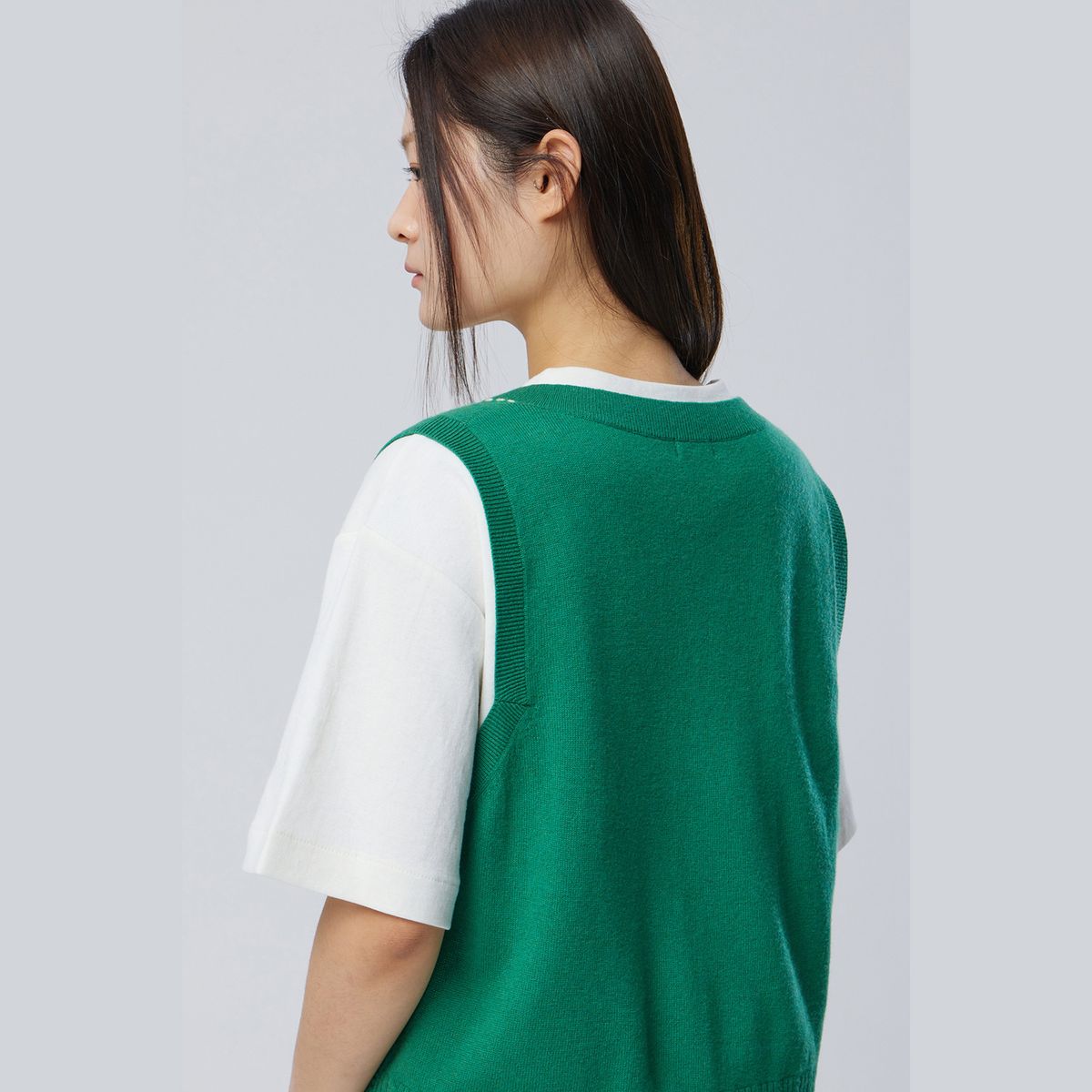베네통(BENETTON) 스티치 브이넥 니트 베스트_BAKV01611GN