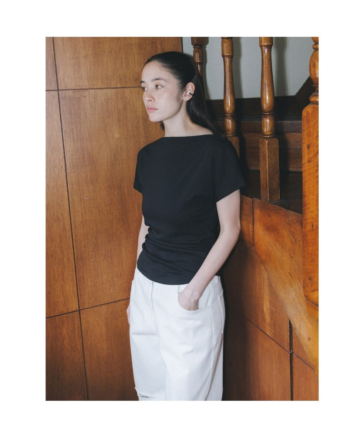 디애퍼처(THE APERTURE) Keith Boat Neck Top  Black (TA6742A035)